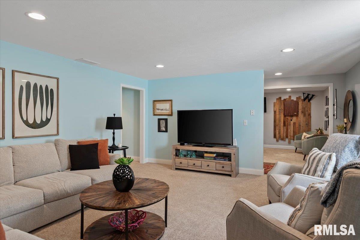 4806 Chestnut Drive, Springfield, Illinois image 29