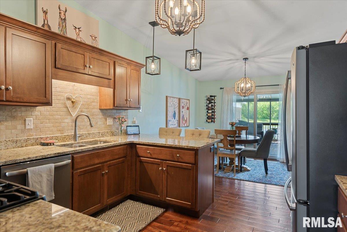 4806 Chestnut Drive, Springfield, Illinois image 7