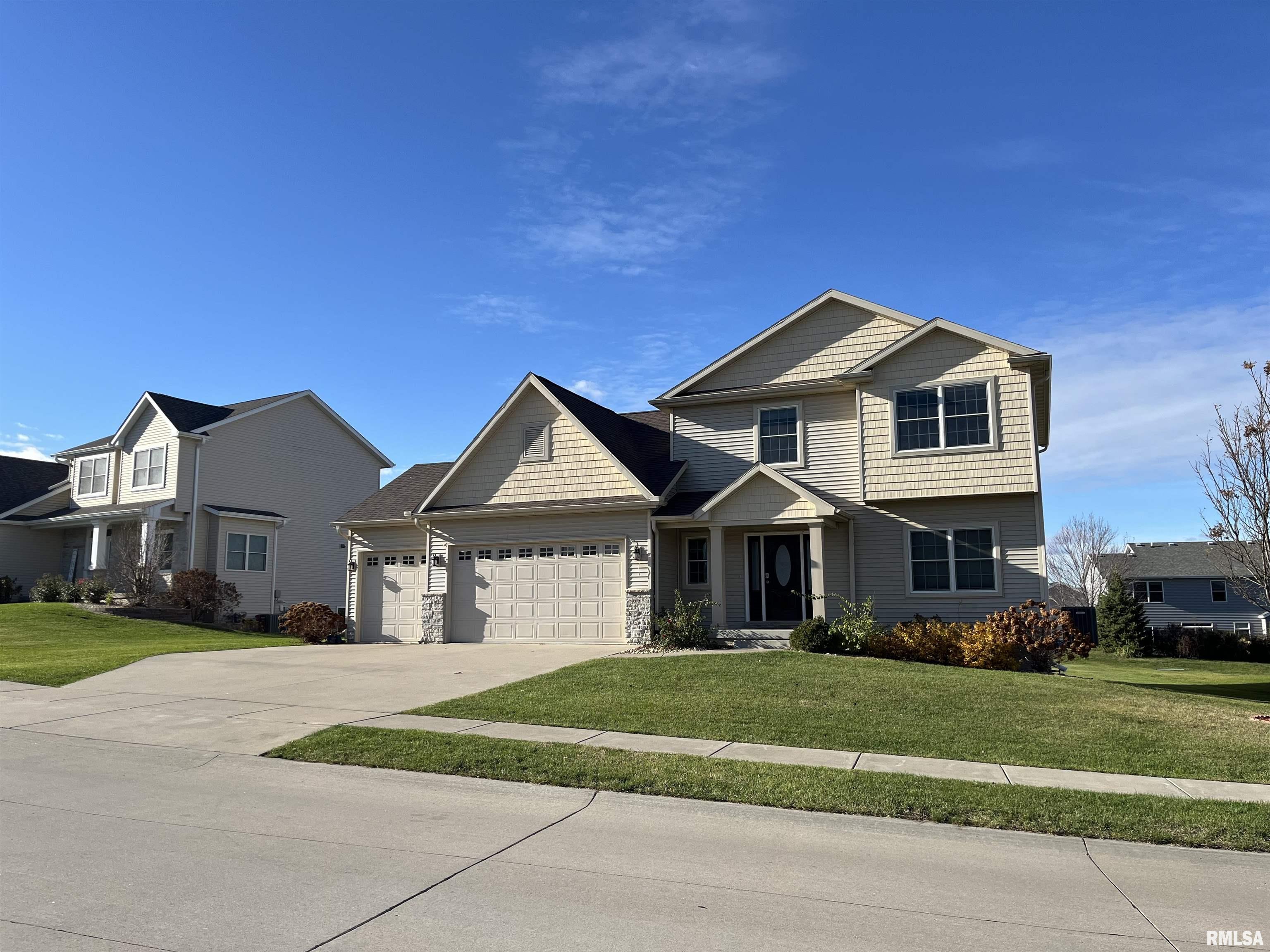 5668 Idaho Drive, Bettendorf, Iowa image 2