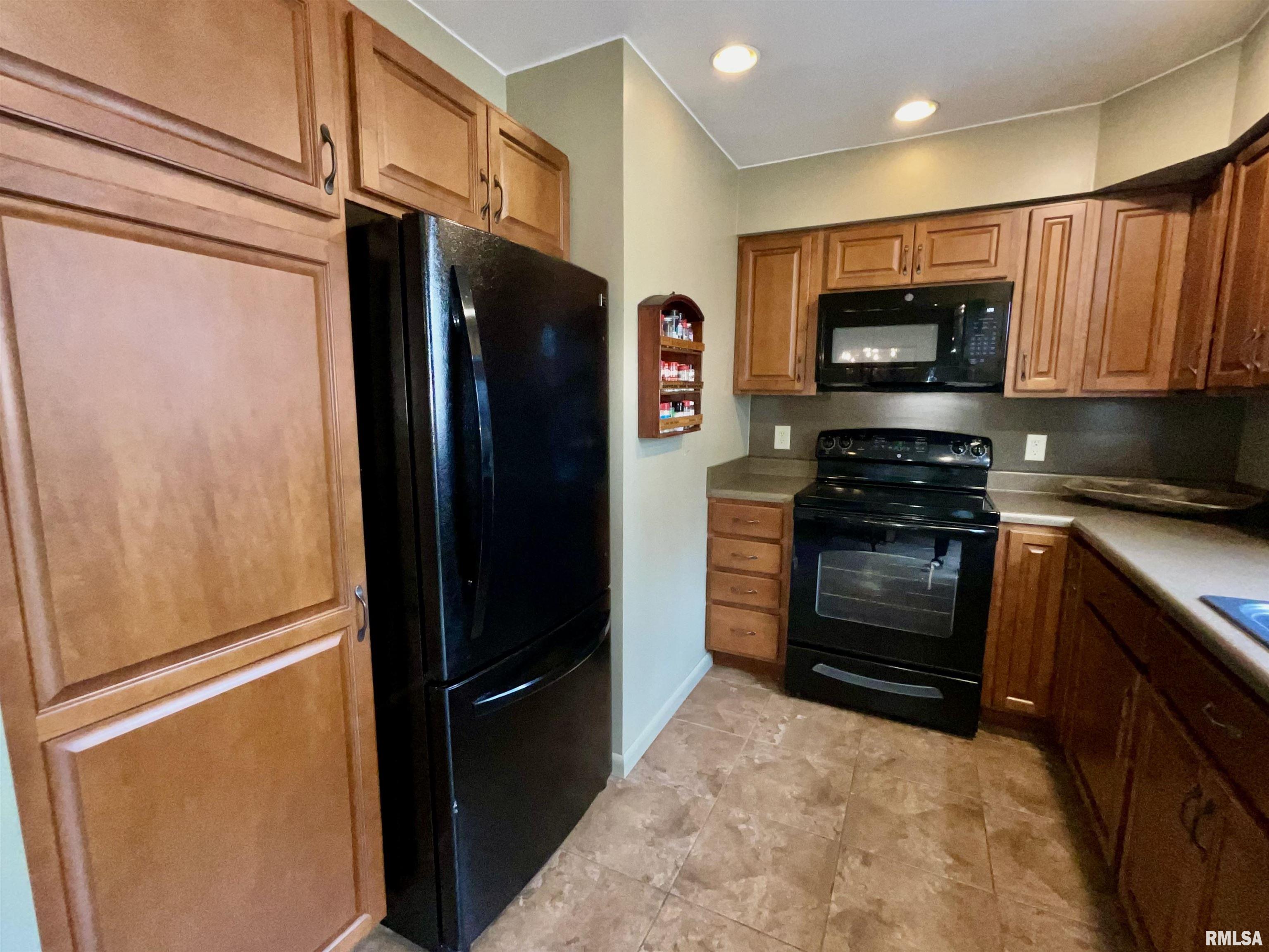 1513 21st Avenue #7, Rock Island, Illinois image 7