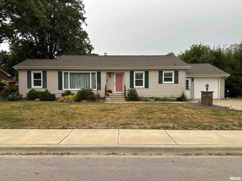 Homes For Sale - 900 S 1st Avenue<br/> Tazewell County, Morton, IL 61550