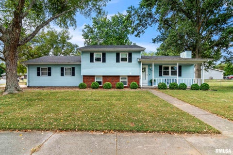 Homes For Sale - 180 Teal Drive<br/> Chatham, IL 62629
