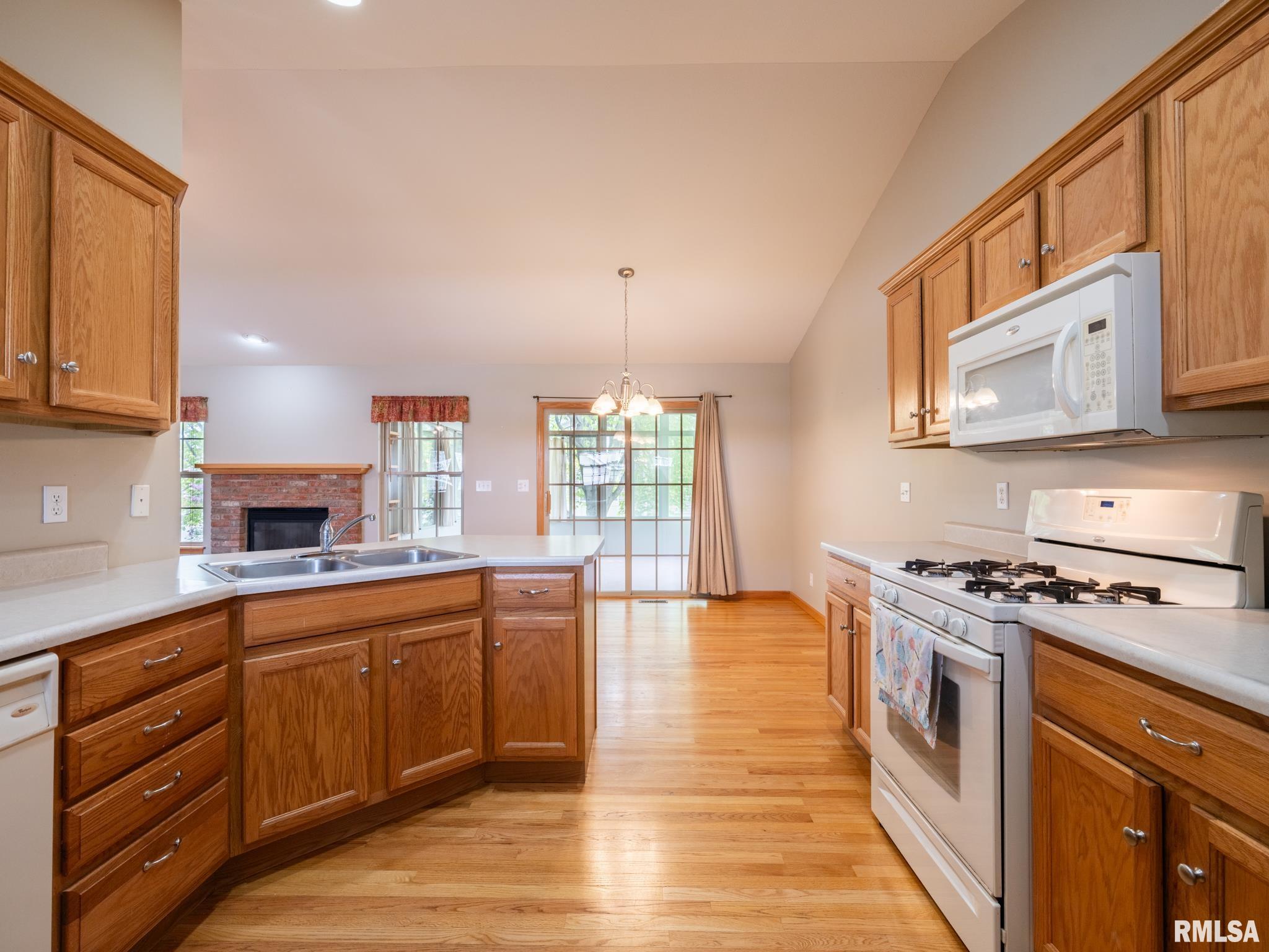 1204 Harbor Way, Chillicothe, Illinois image 9