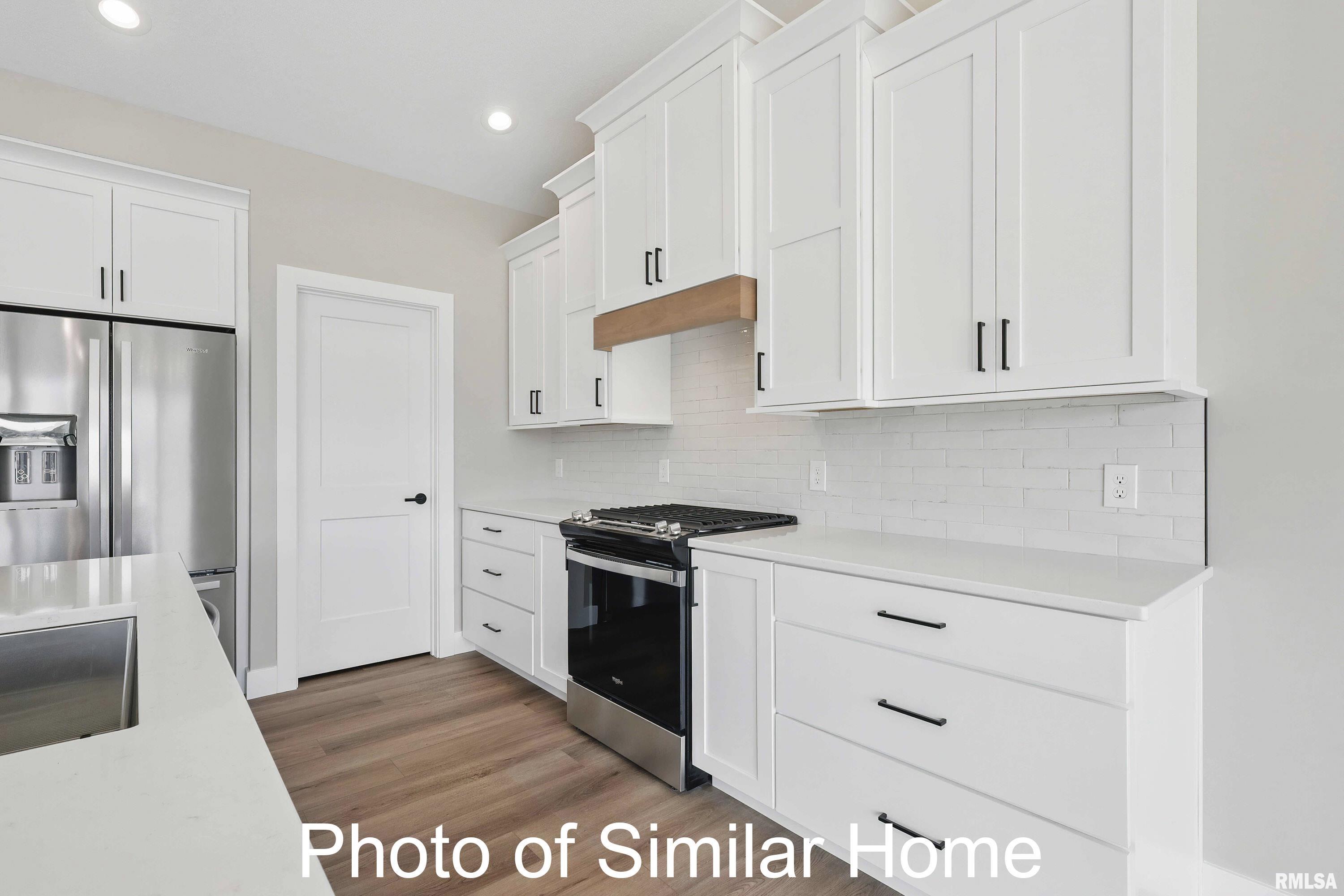 7116 Spring Creek Drive, Bettendorf, Iowa image 12
