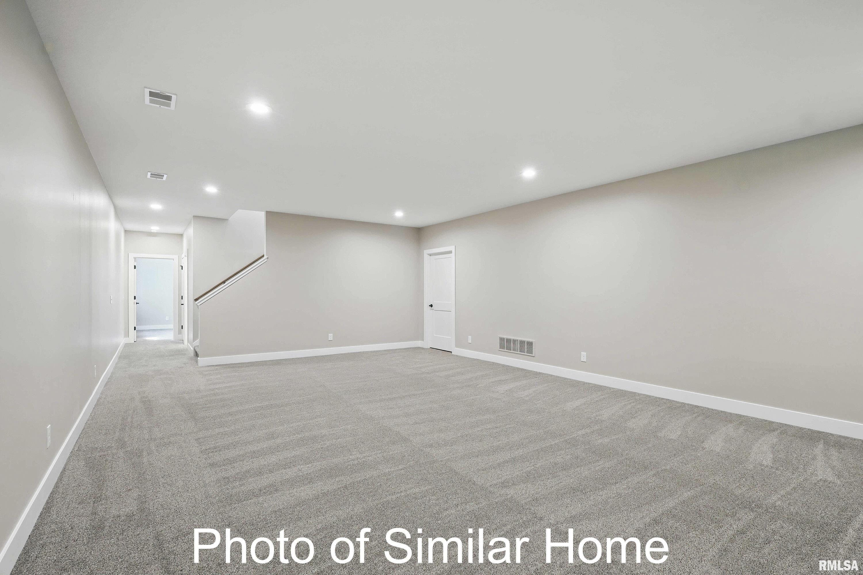 7116 Spring Creek Drive, Bettendorf, Iowa image 35