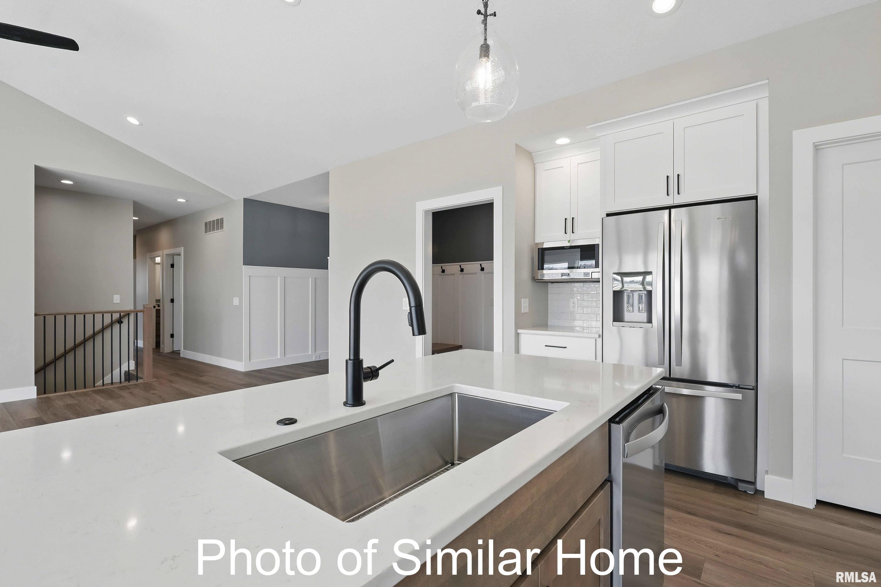 7116 Spring Creek Drive, Bettendorf, Iowa image 14