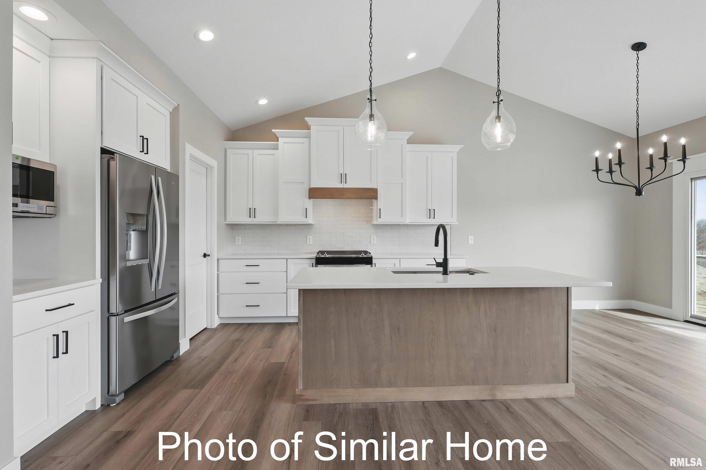 7116 Spring Creek Drive, Bettendorf, Iowa image 16