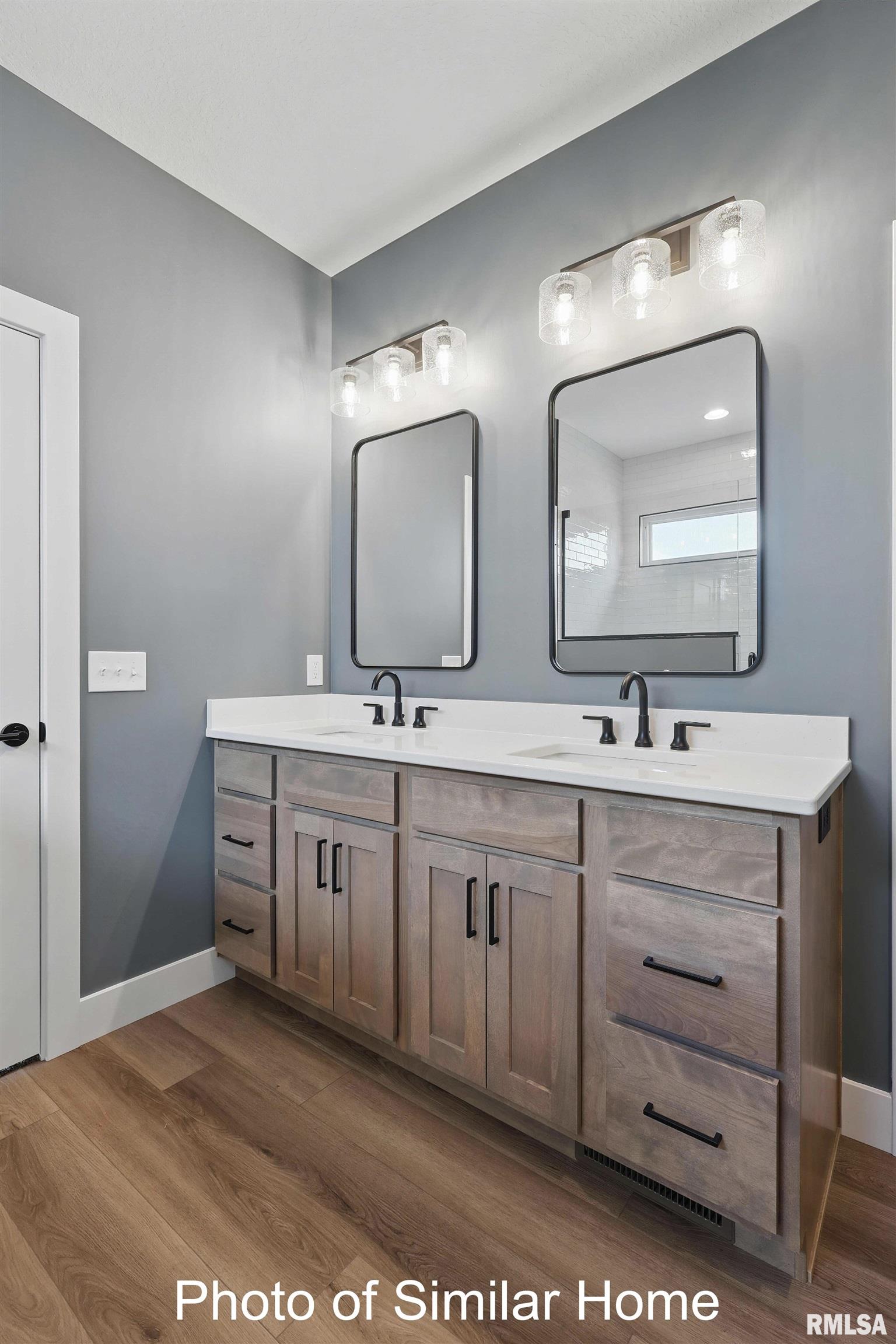 7116 Spring Creek Drive, Bettendorf, Iowa image 32