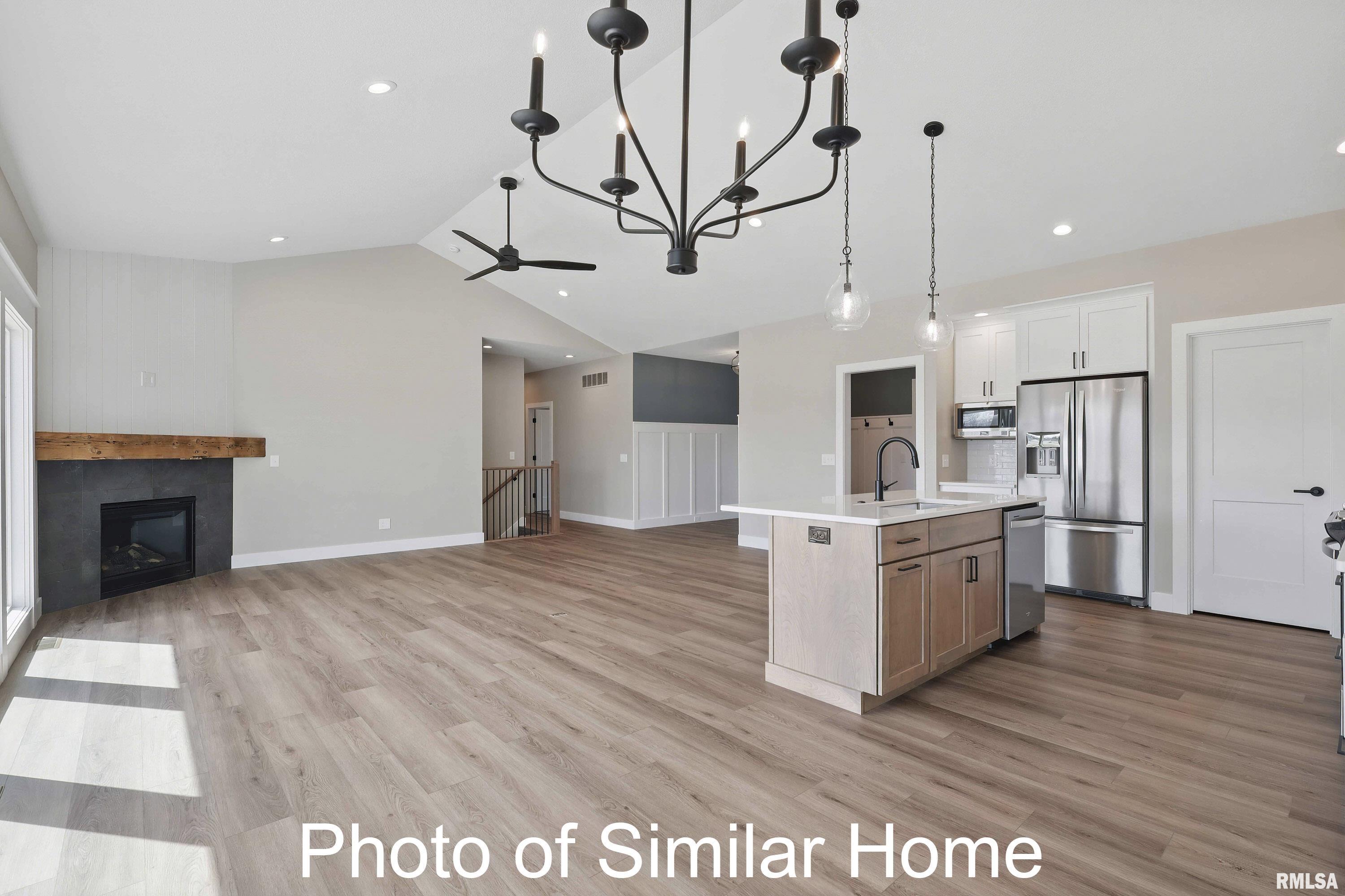 7116 Spring Creek Drive, Bettendorf, Iowa image 10