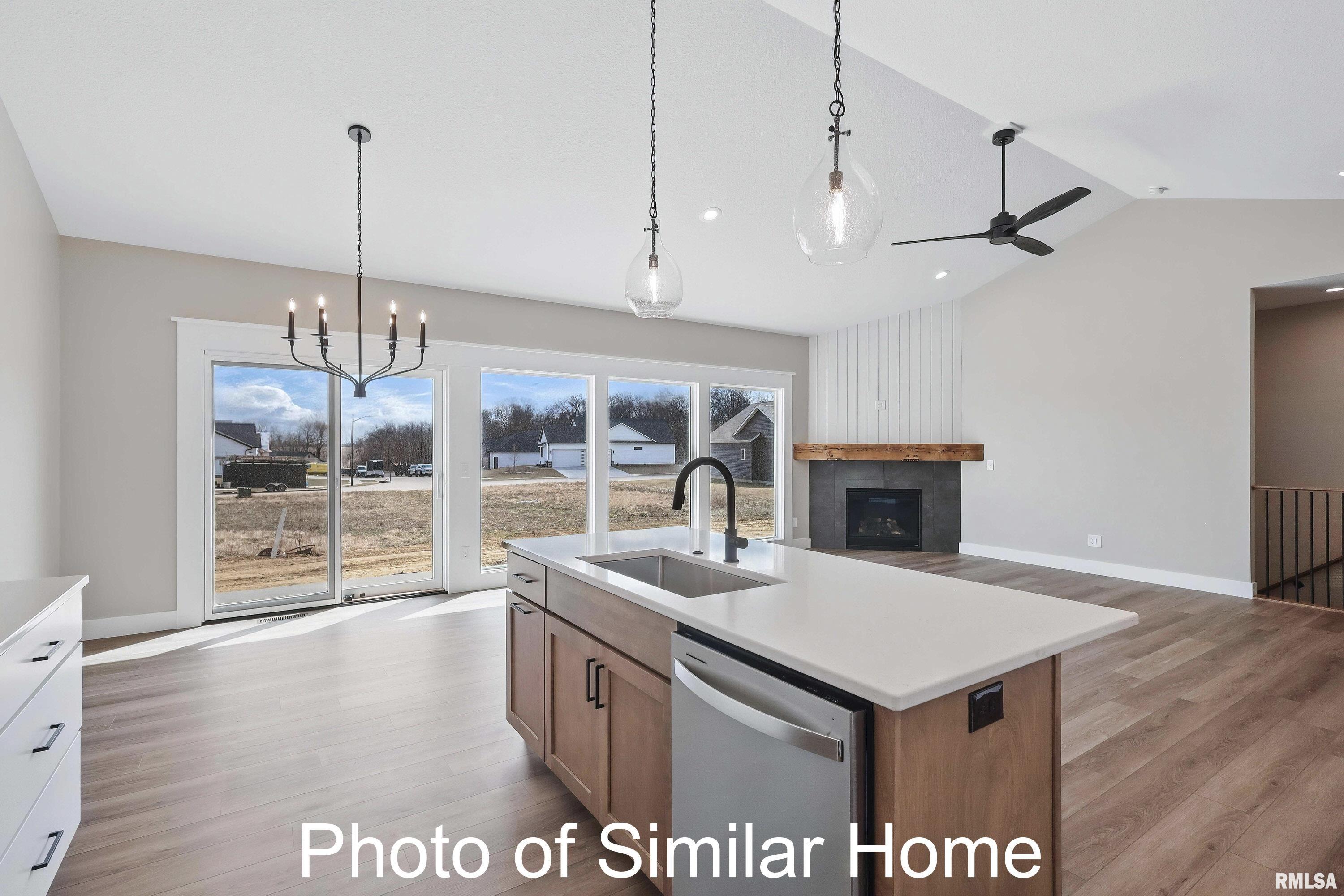 7116 Spring Creek Drive, Bettendorf, Iowa image 15