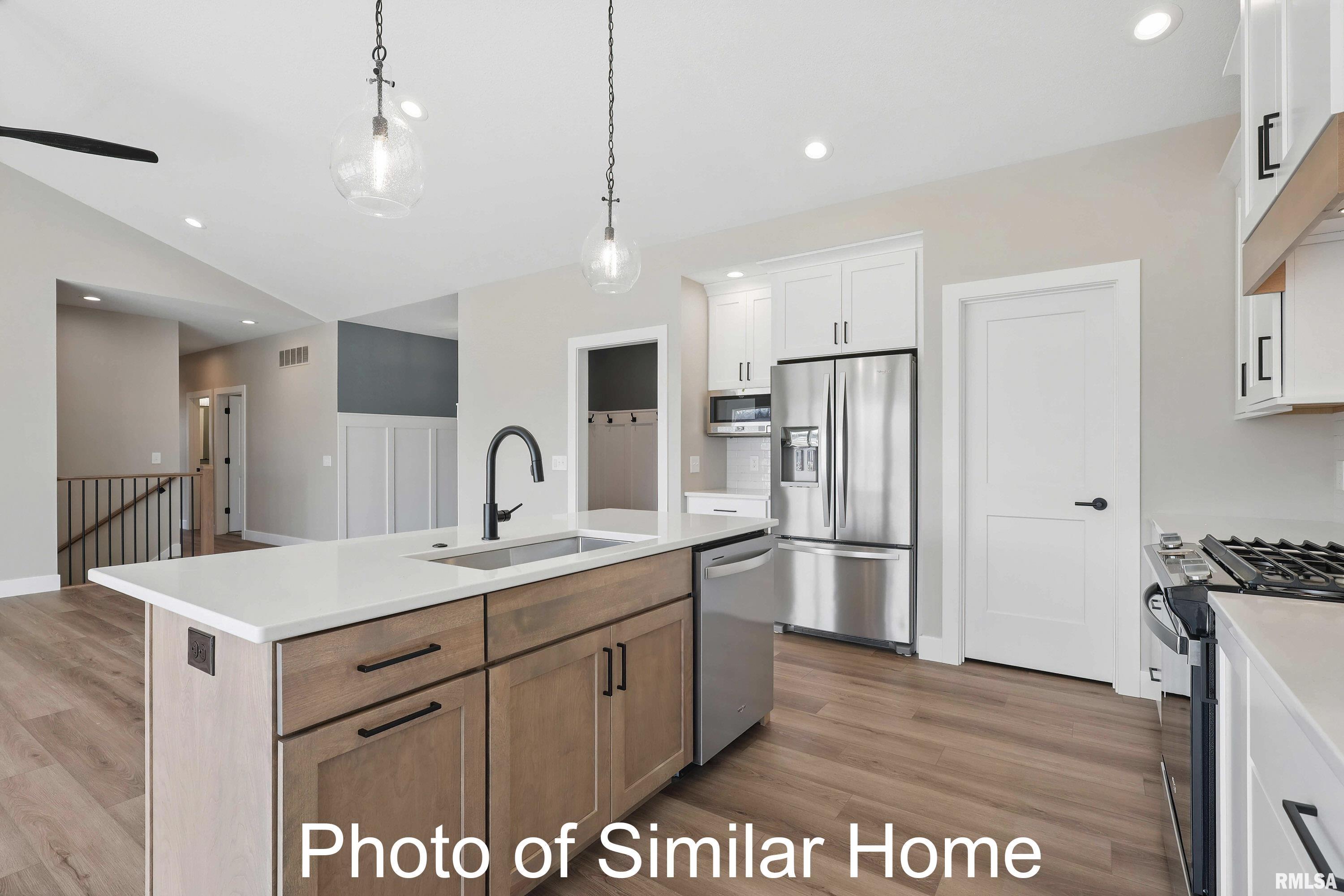 7116 Spring Creek Drive, Bettendorf, Iowa image 11