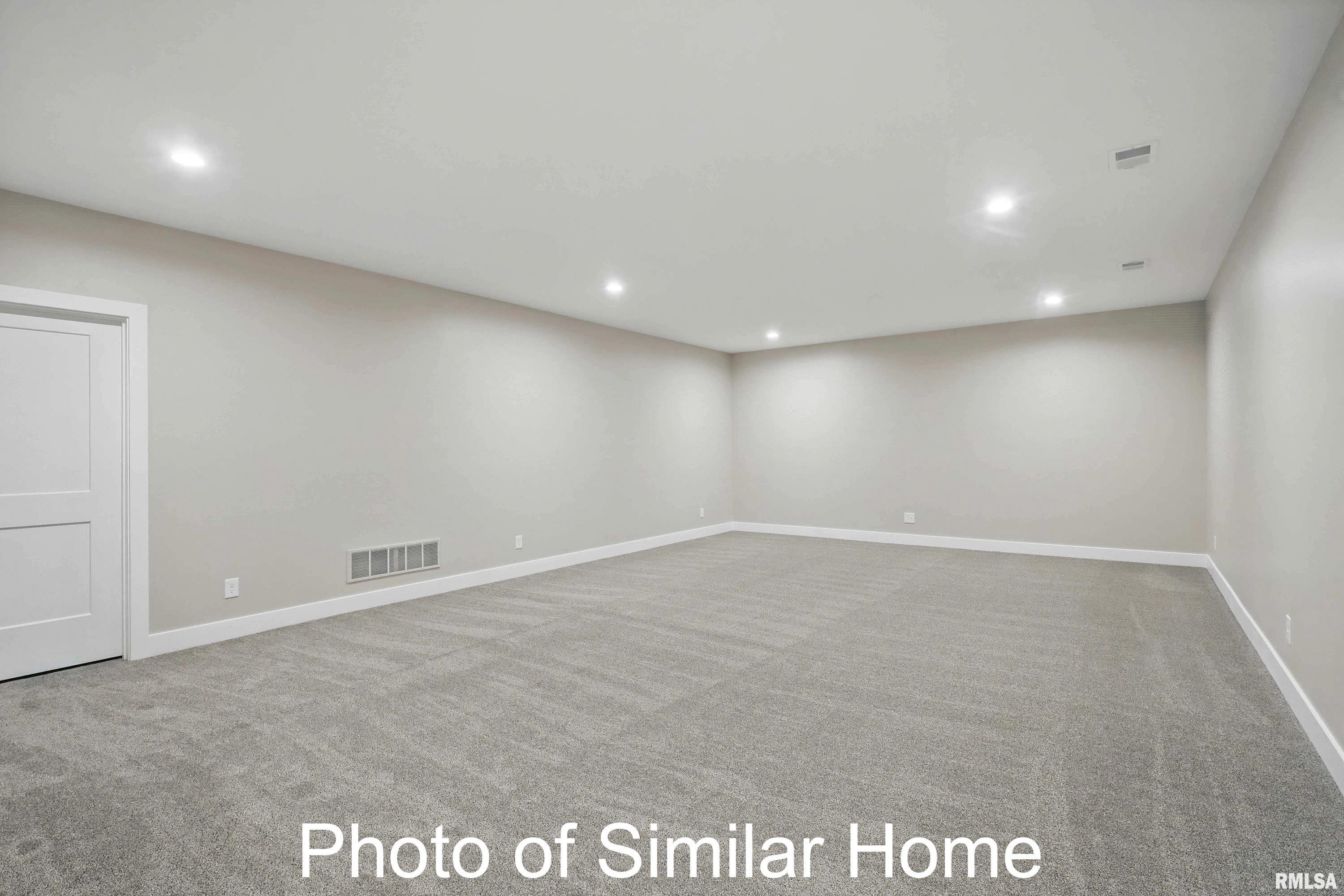 7116 Spring Creek Drive, Bettendorf, Iowa image 34