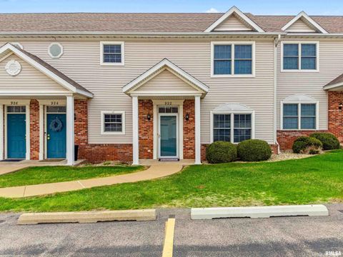 Photo of 922 W TRAILCREEK Drive, Peoria, IL 61614 (MLS # PA1266069)