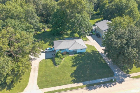 Homes For Sale - 1419 W Grant Street<br/> Macomb, IL 61455