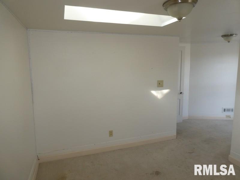 422 N Logan Street, Mason City, Illinois image 17