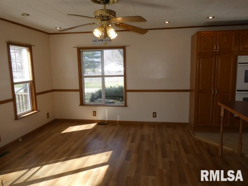 422 N Logan Street, Mason City, Illinois image 9