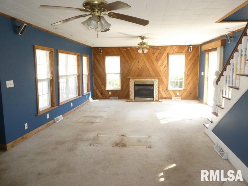 422 N Logan Street, Mason City, Illinois image 2