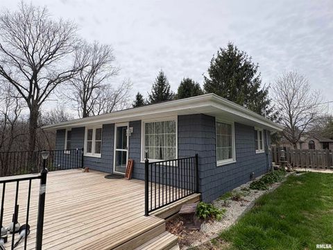 Photo of 3306 W GLEN Avenue, Peoria, IL 61615 (MLS # PA1266033)
