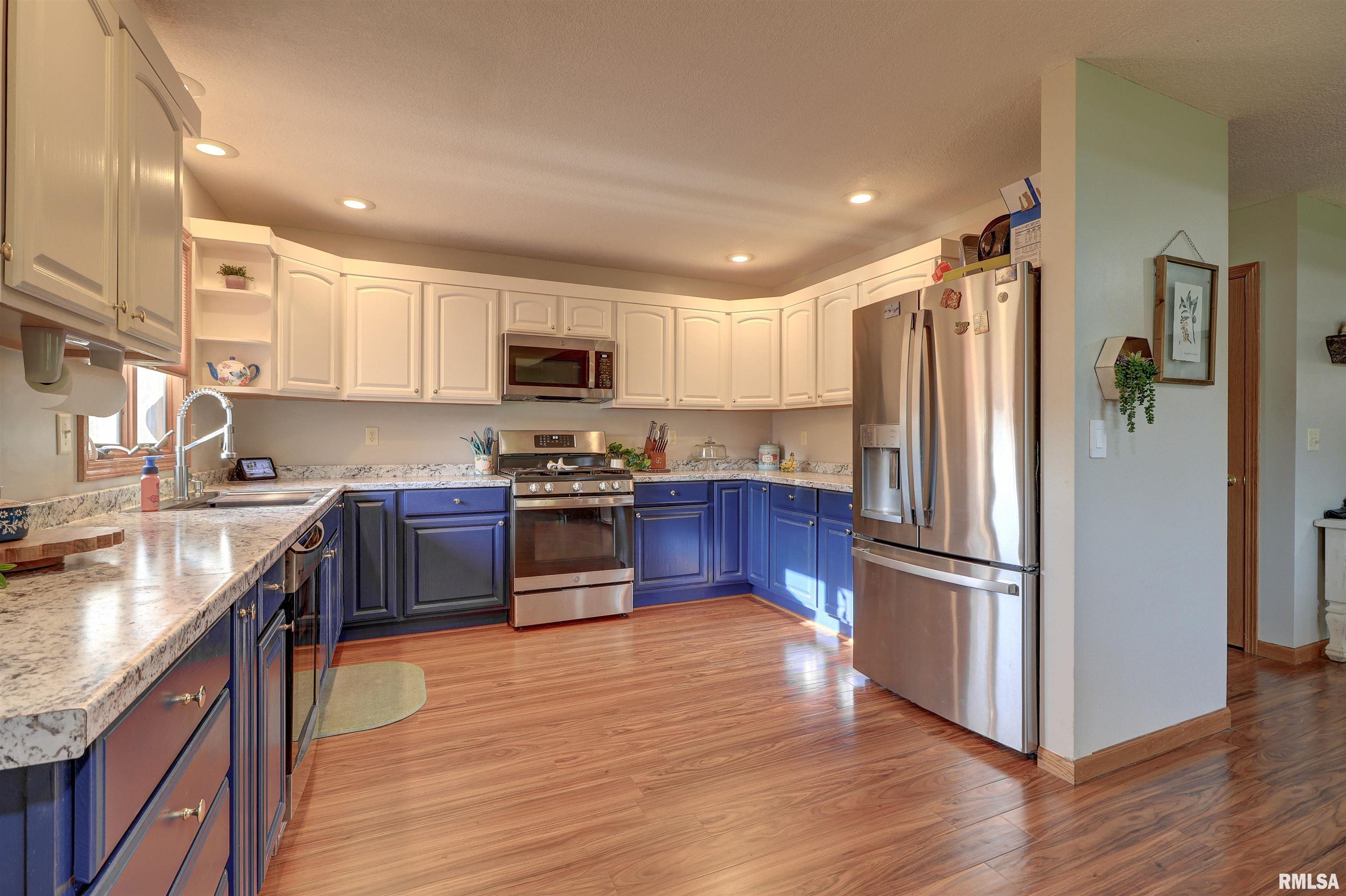 1613 Milnes Drive, Fulton, Illinois image 9