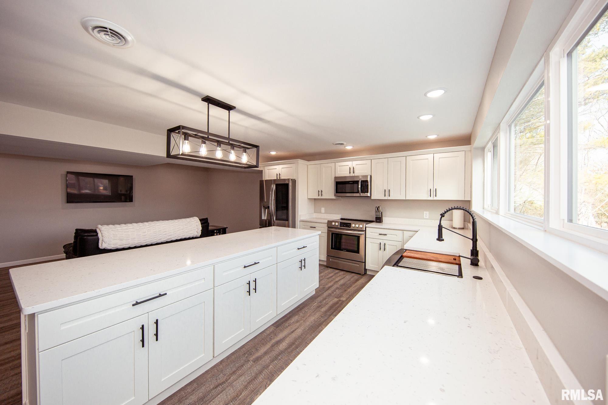 12147 Pebble Point Road, Marion, Illinois image 33