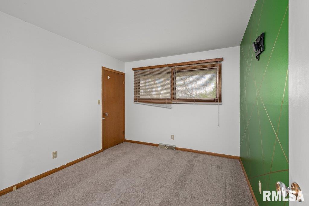 515 38th Avenue, East Moline, Illinois image 12