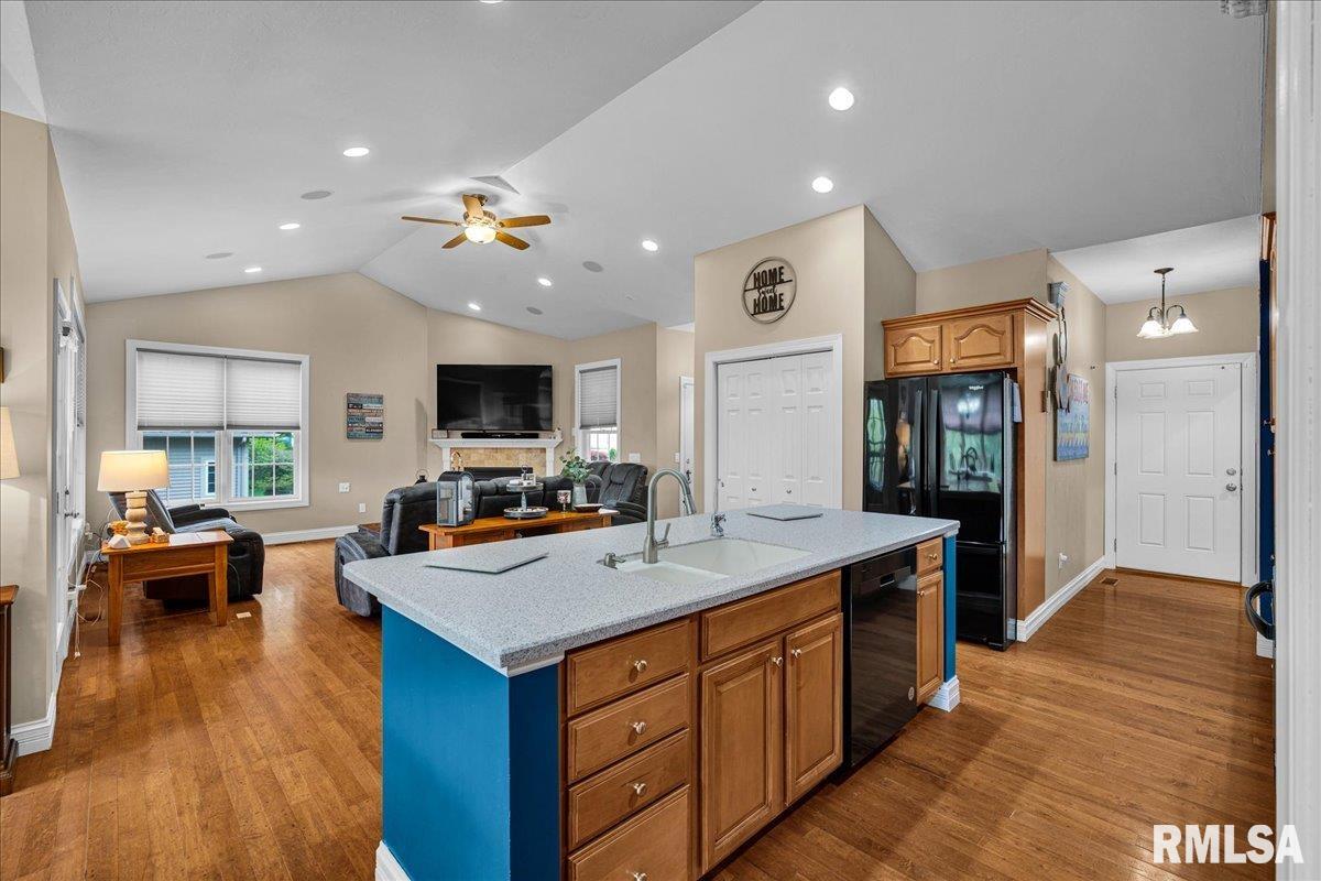 27 Oak Point Court, Dahinda, Illinois image 13