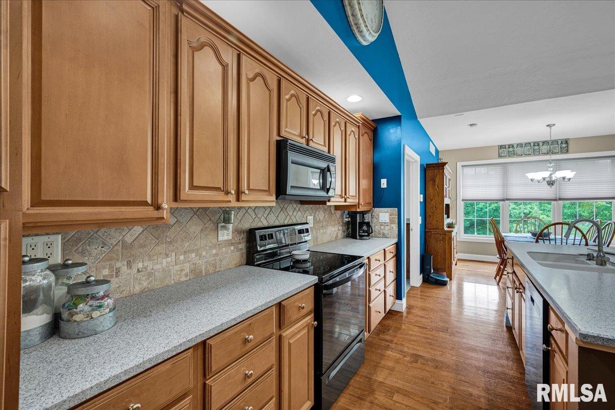 27 Oak Point Court, Dahinda, Illinois image 14