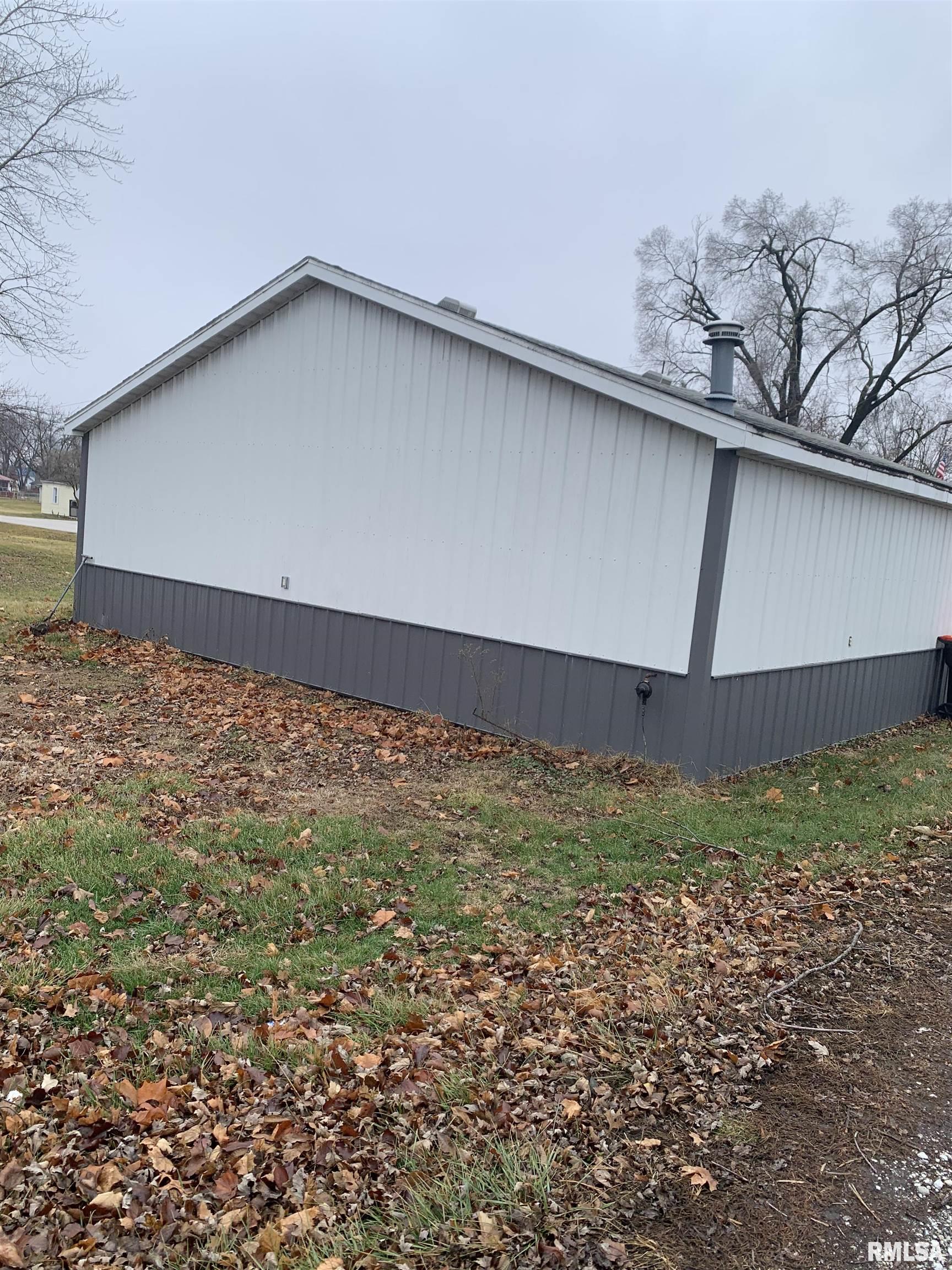 540 E Wells Street, Bushnell, Illinois image 6