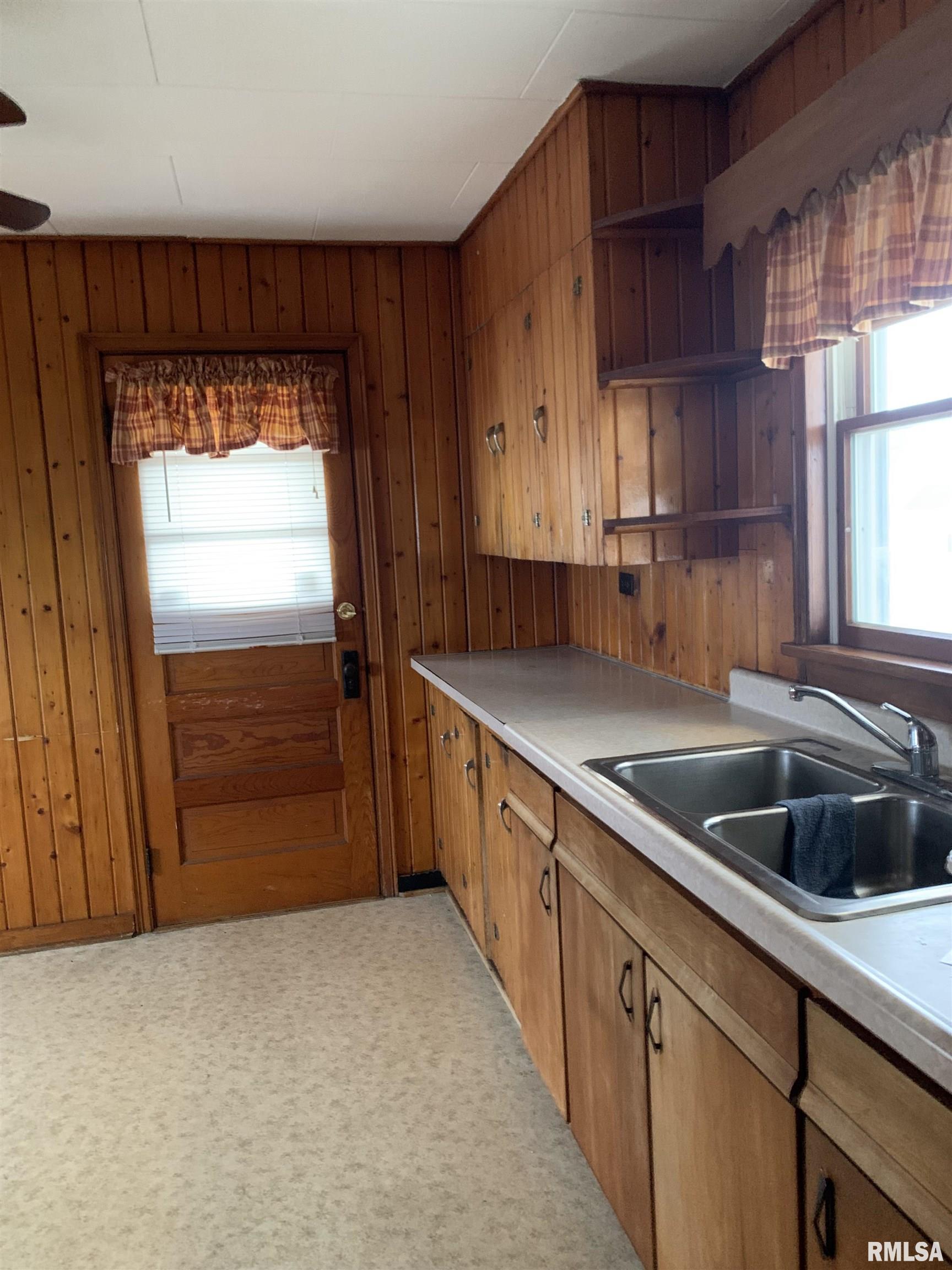 540 E Wells Street, Bushnell, Illinois image 12