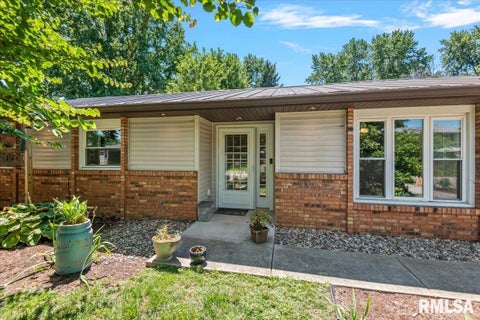 Homes For Sale - 644 Magnolia Drive<br/> Sangamon County, Chatham, IL 62629