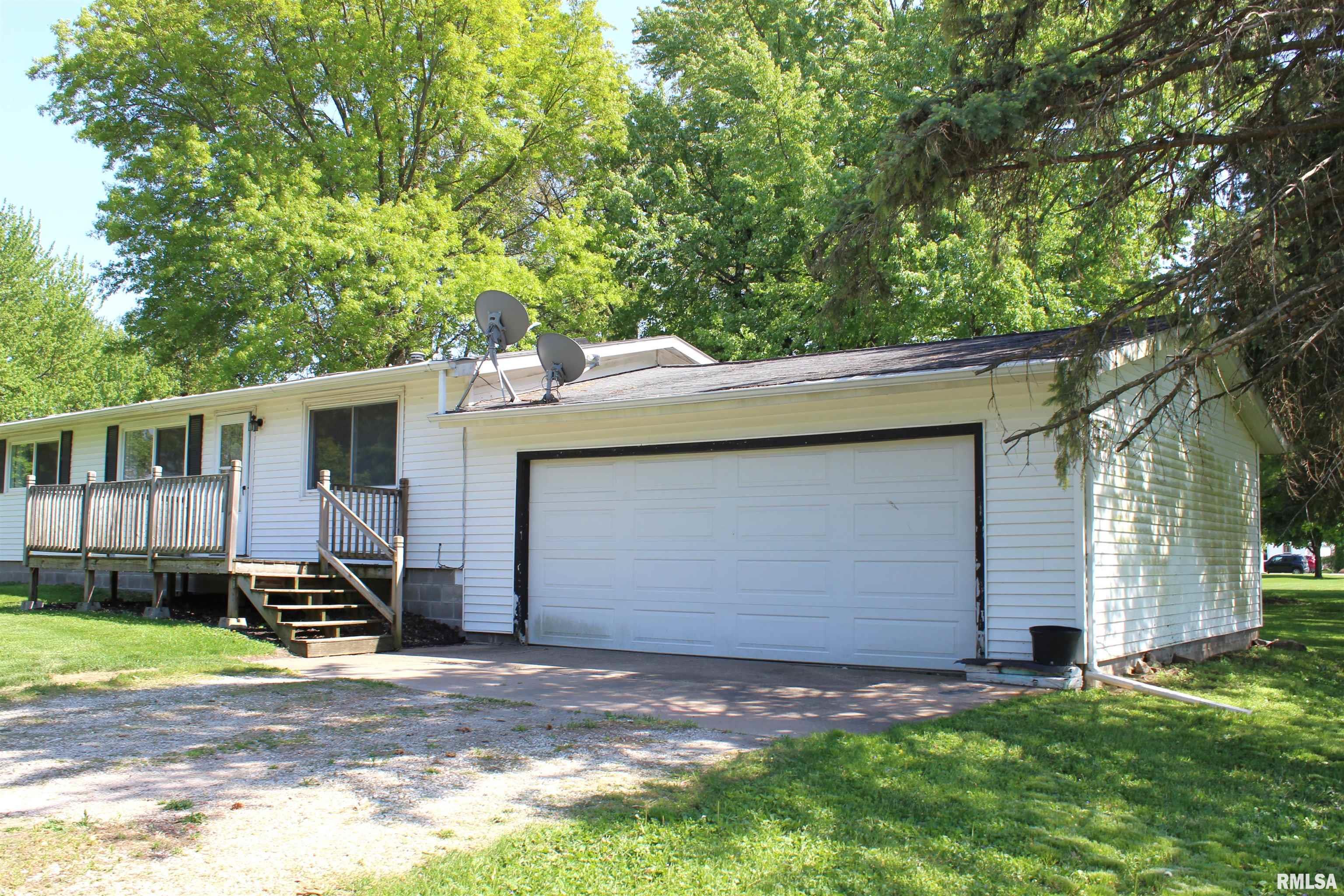 214 W B Street, Alpha, Illinois image 3