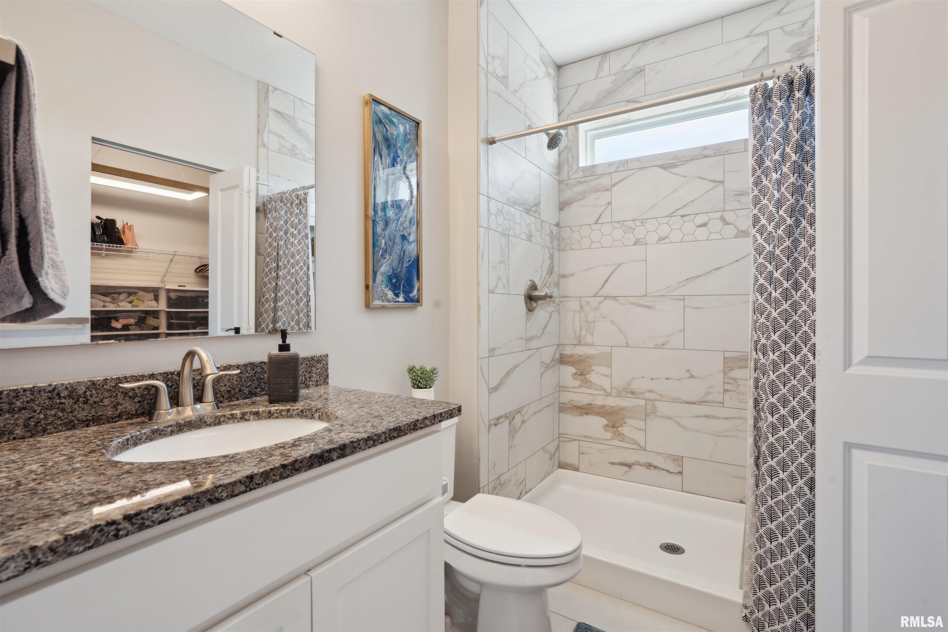 7085 Grove Crossing, Bettendorf, Iowa image 14