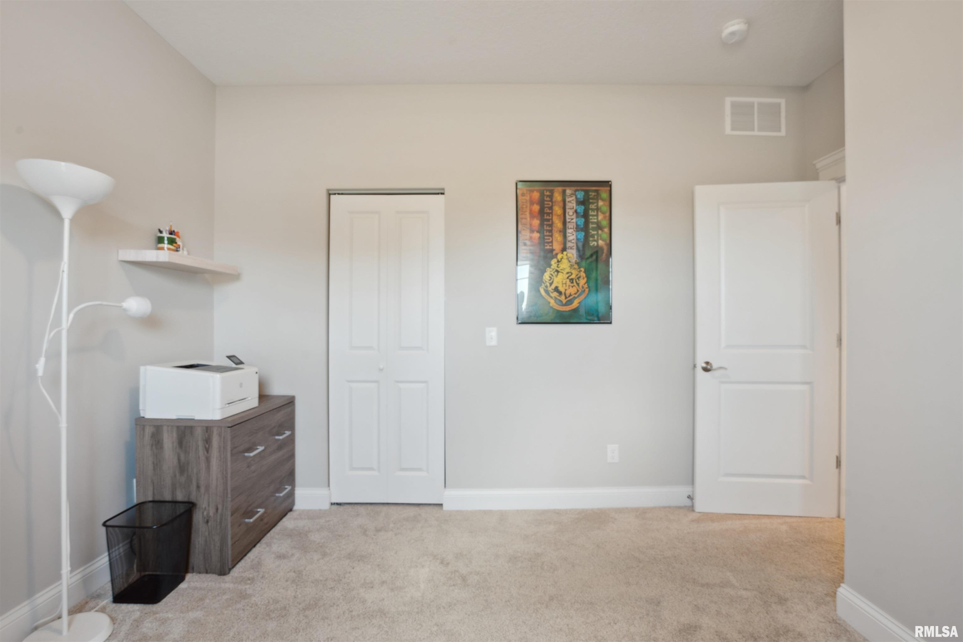 7085 Grove Crossing, Bettendorf, Iowa image 16