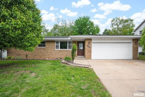 Photo of 306 PARKWAY Lane, Pekin, IL 61554 (MLS # PA1266114)