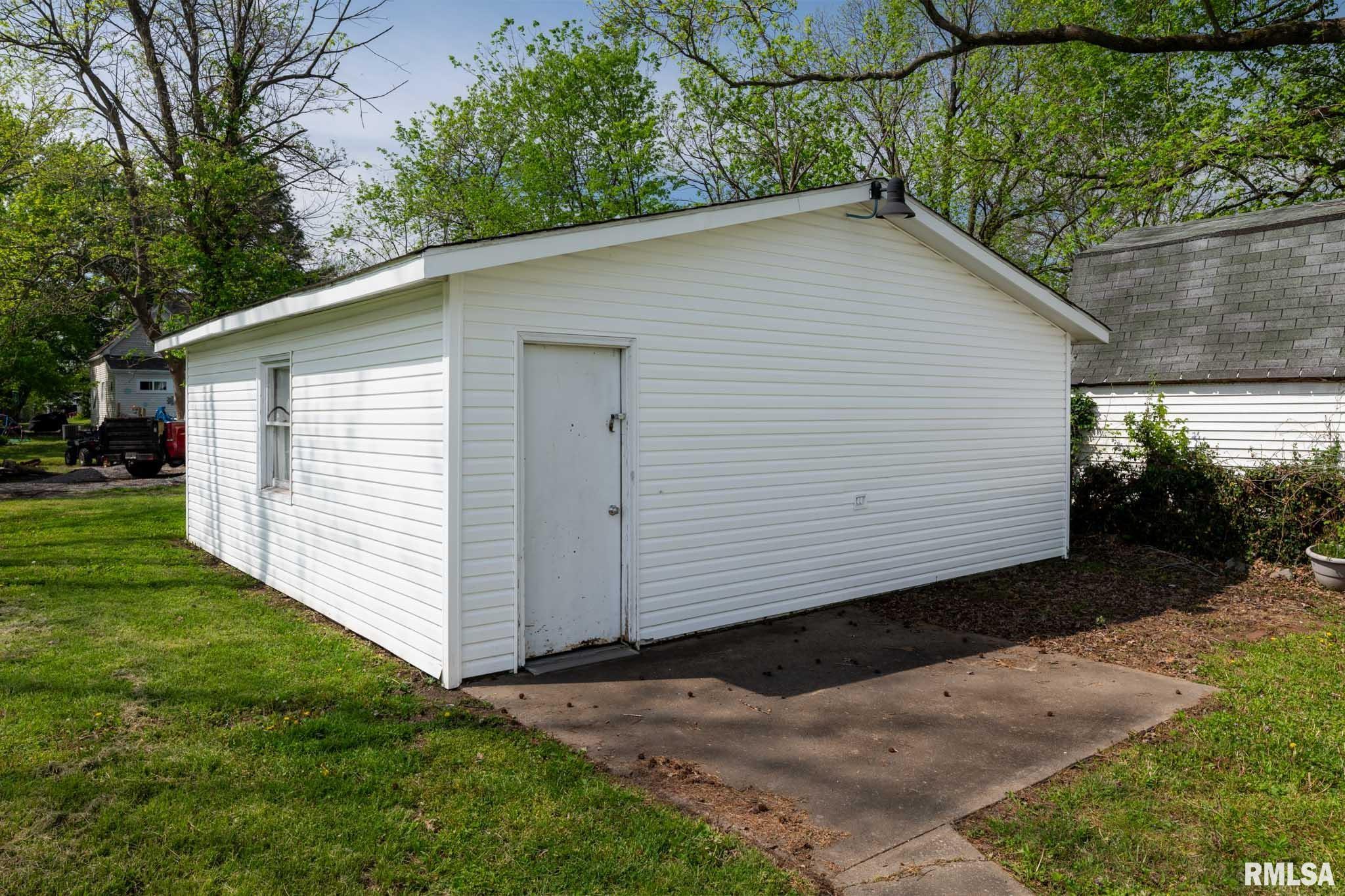 707 W Broadway Boulevard, Johnston City, Illinois image 24