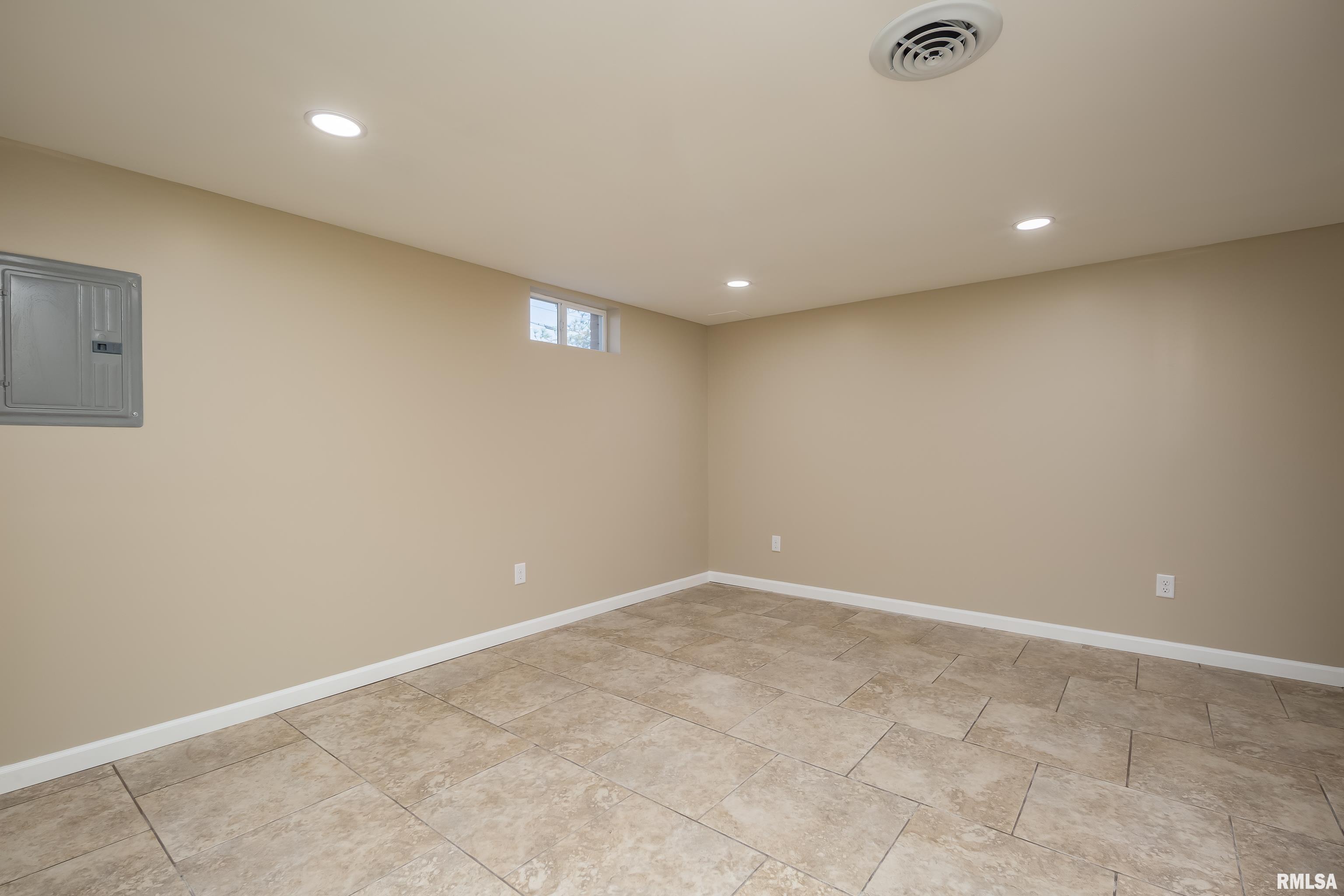 5009 45th Avenue Court, Moline, Illinois image 28
