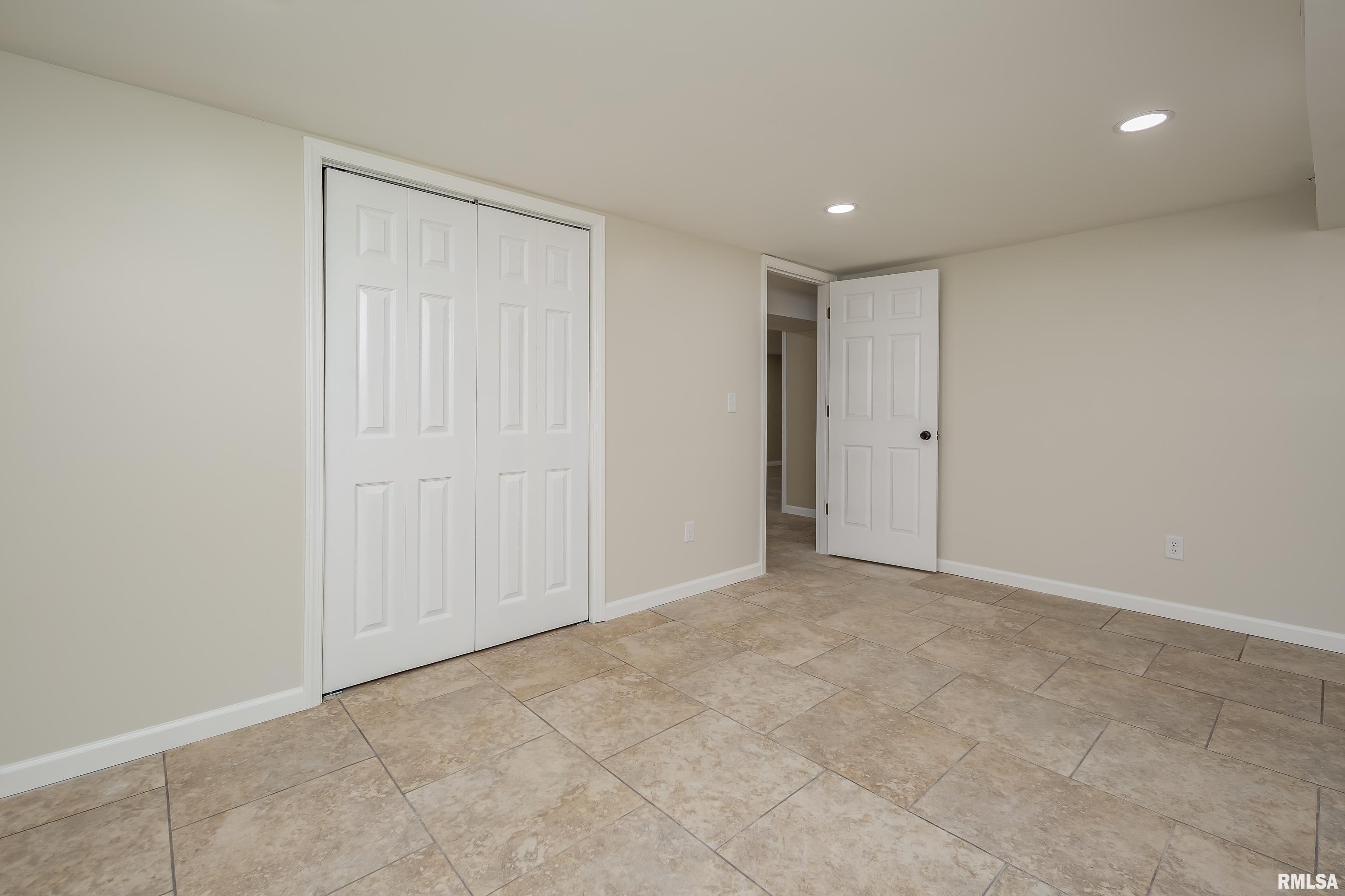 5009 45th Avenue Court, Moline, Illinois image 27