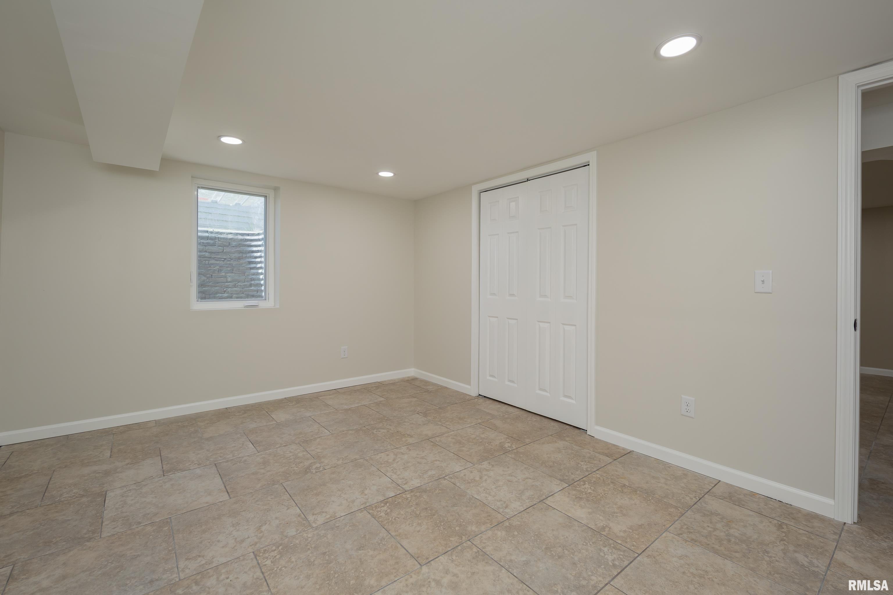 5009 45th Avenue Court, Moline, Illinois image 26