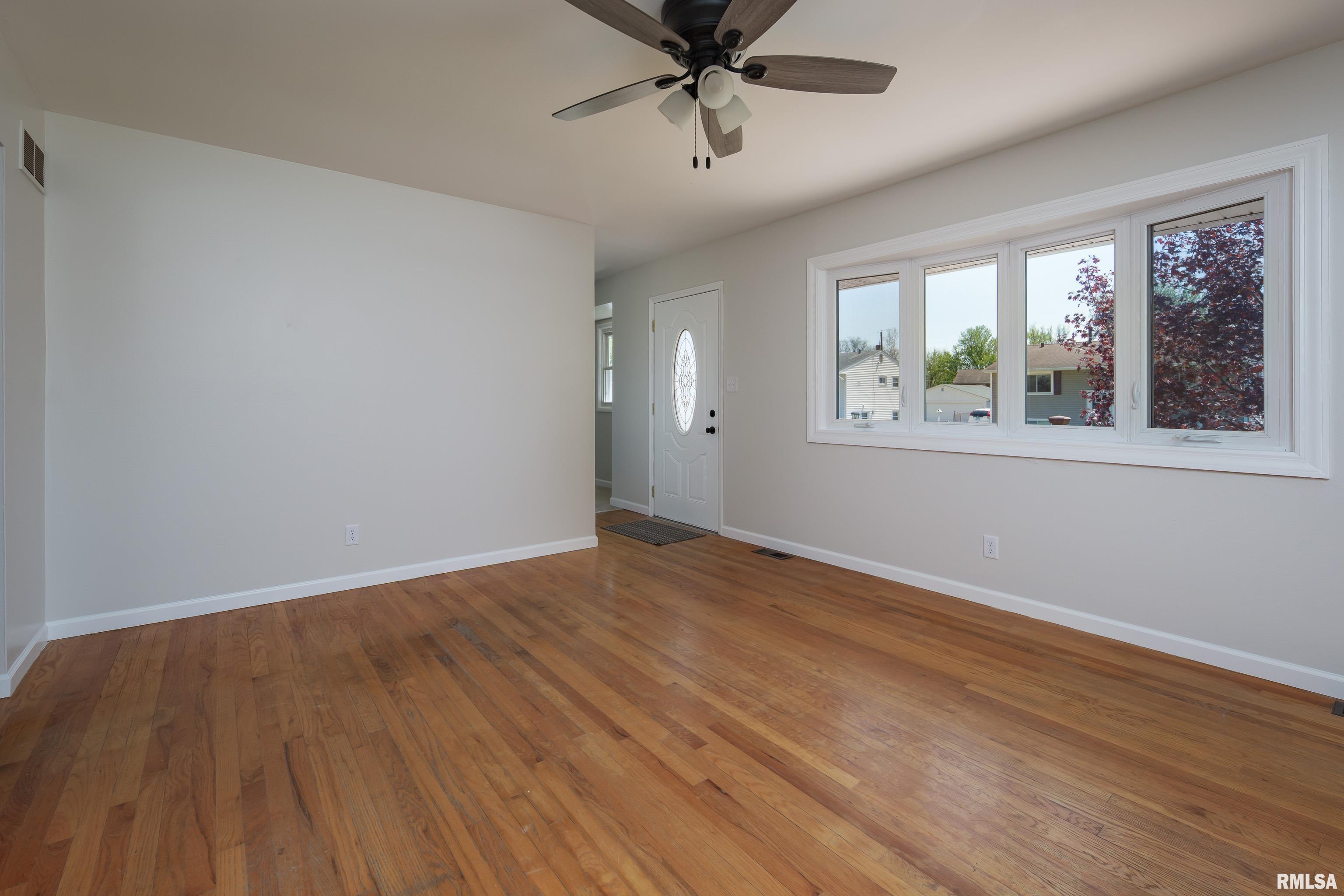 5009 45th Avenue Court, Moline, Illinois image 12
