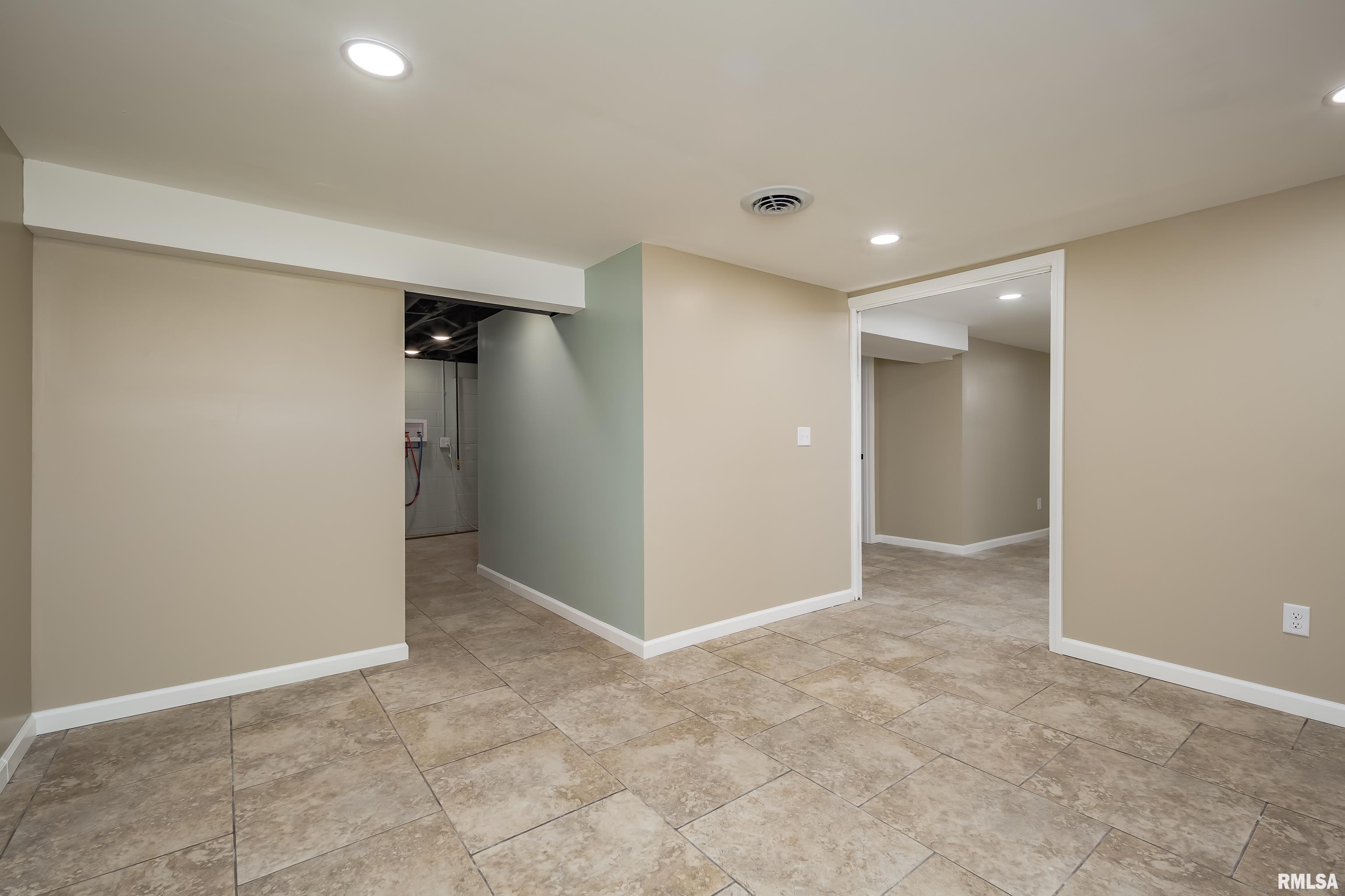 5009 45th Avenue Court, Moline, Illinois image 29