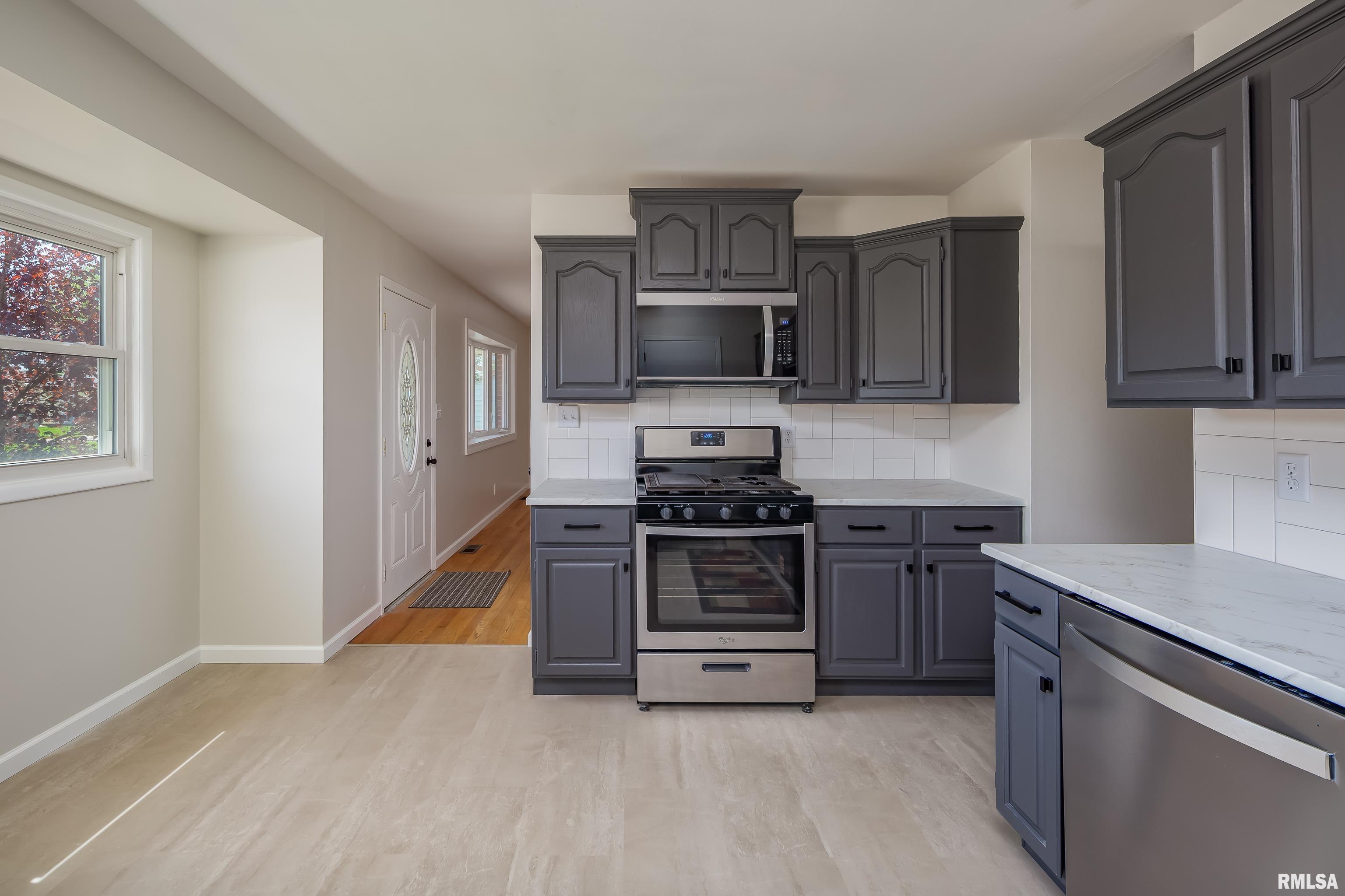 5009 45th Avenue Court, Moline, Illinois image 9