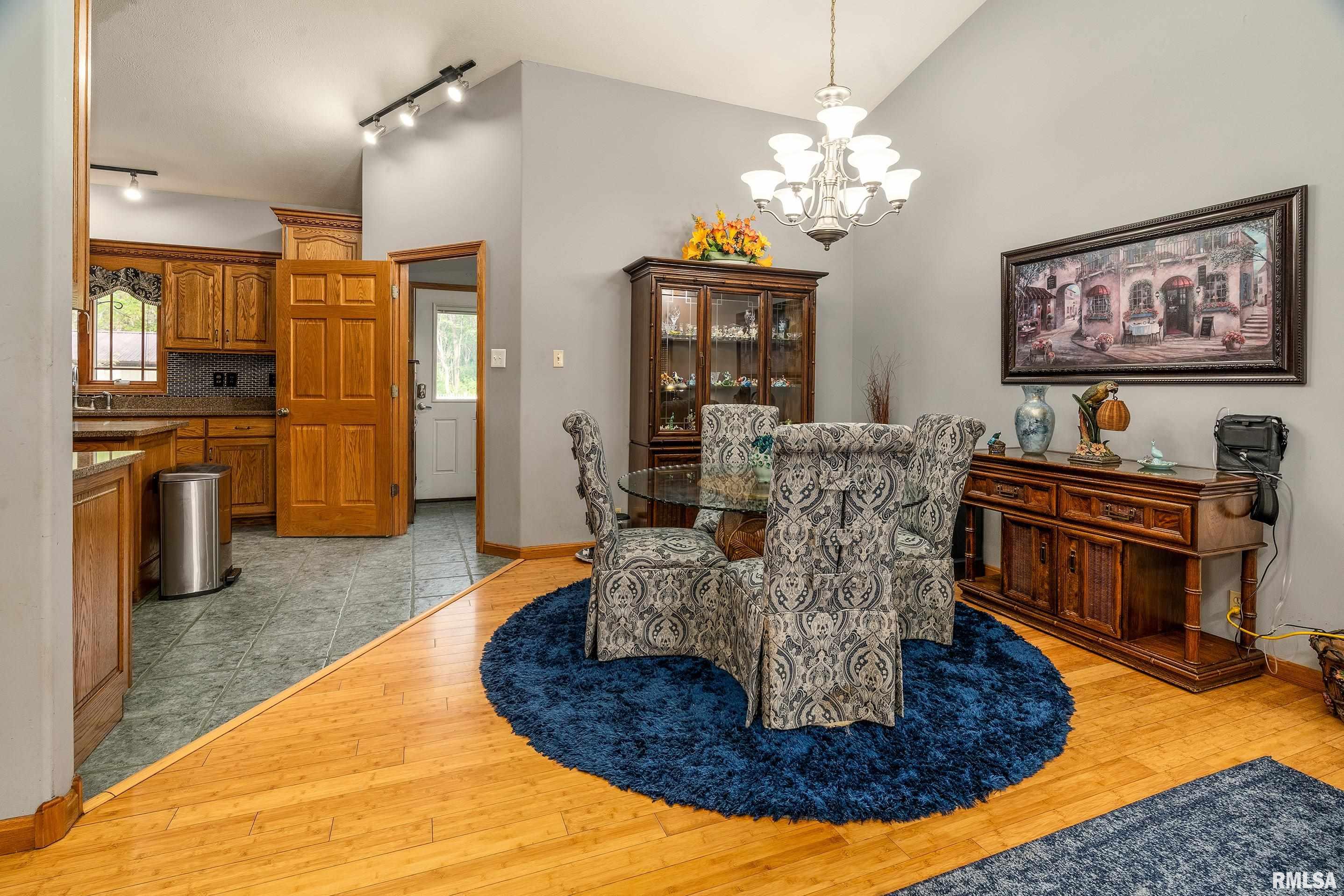 10378 Rock Creek Road, Pittsburg, Illinois image 10