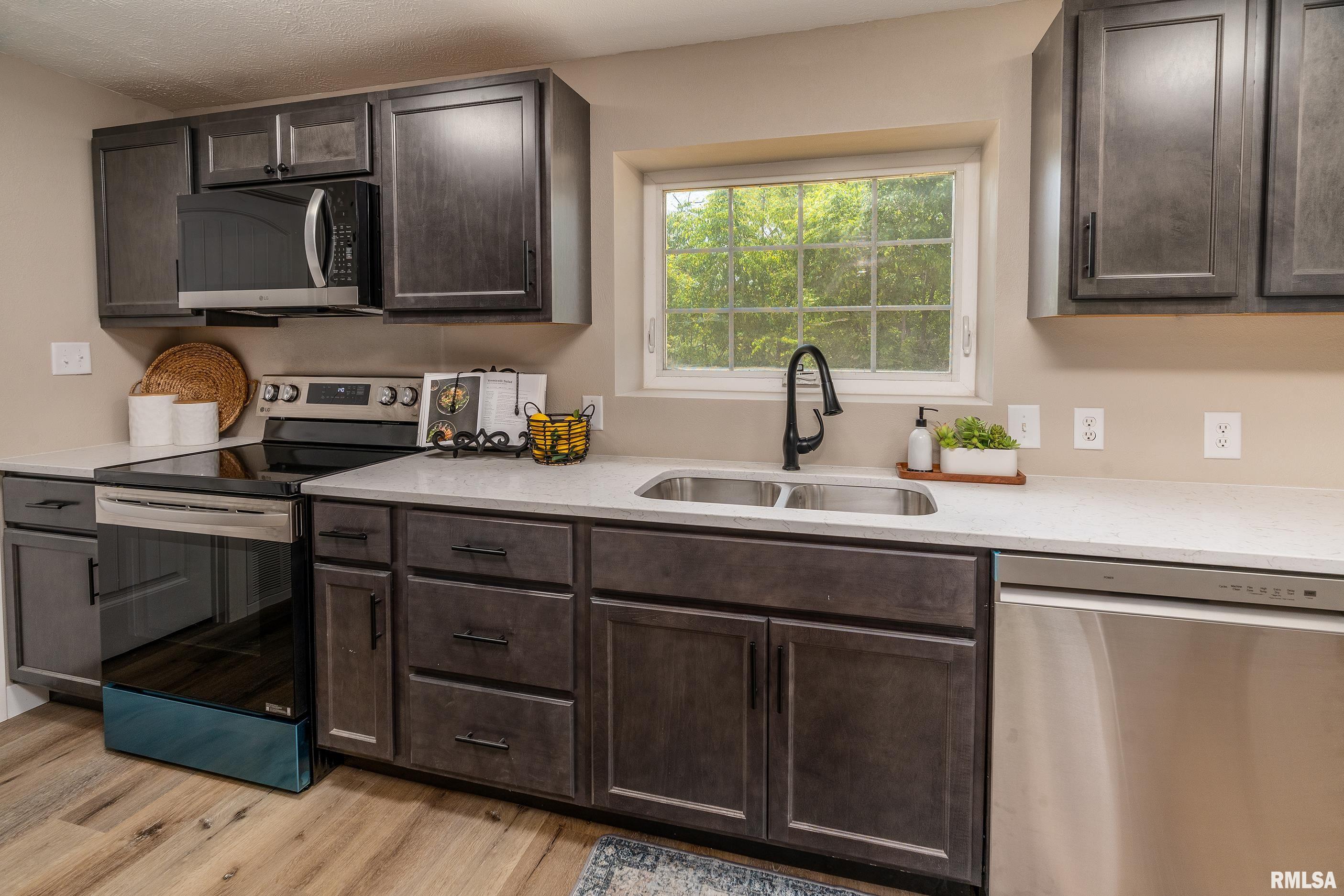 5717 Herrin Road, Carterville, Illinois image 12