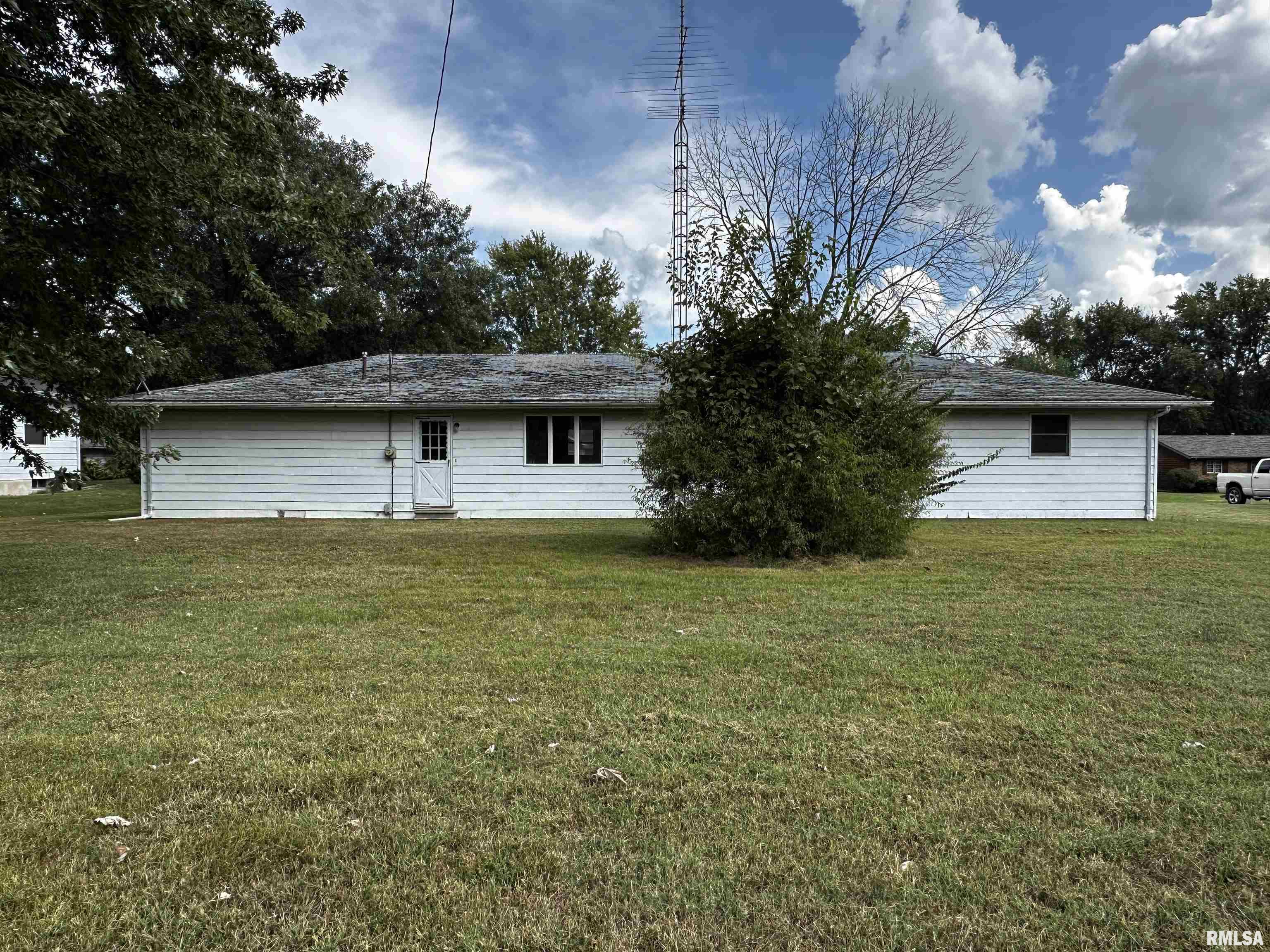 504 Sunset Drive, Centralia, Illinois image 9