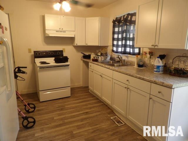 35 Victoria Ann Drive, Carrier Mills, Illinois image 4