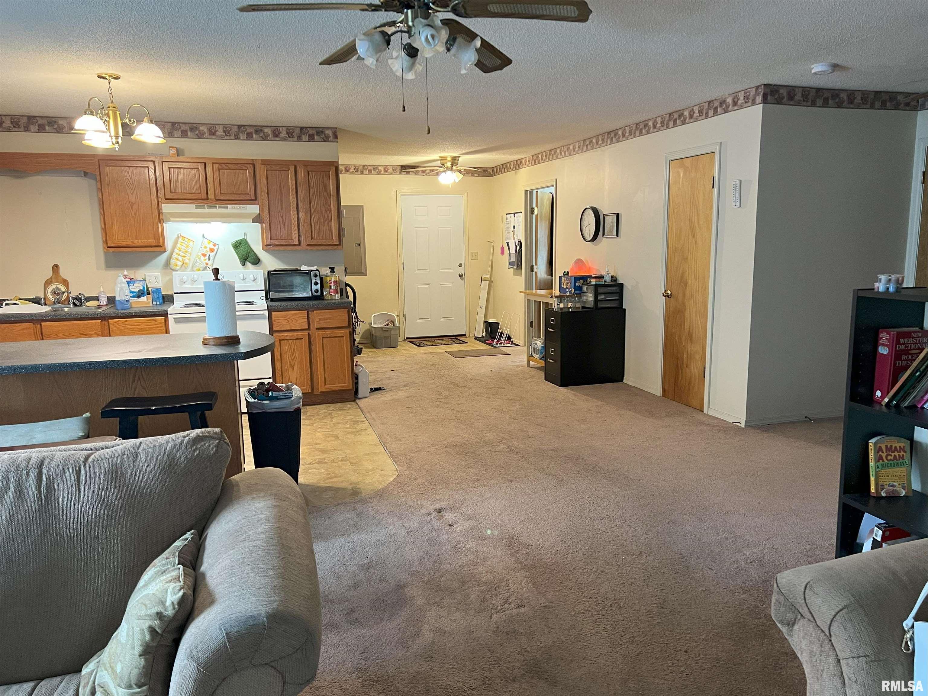 1035 Beesley Avenue, Jacksonville, Illinois image 12