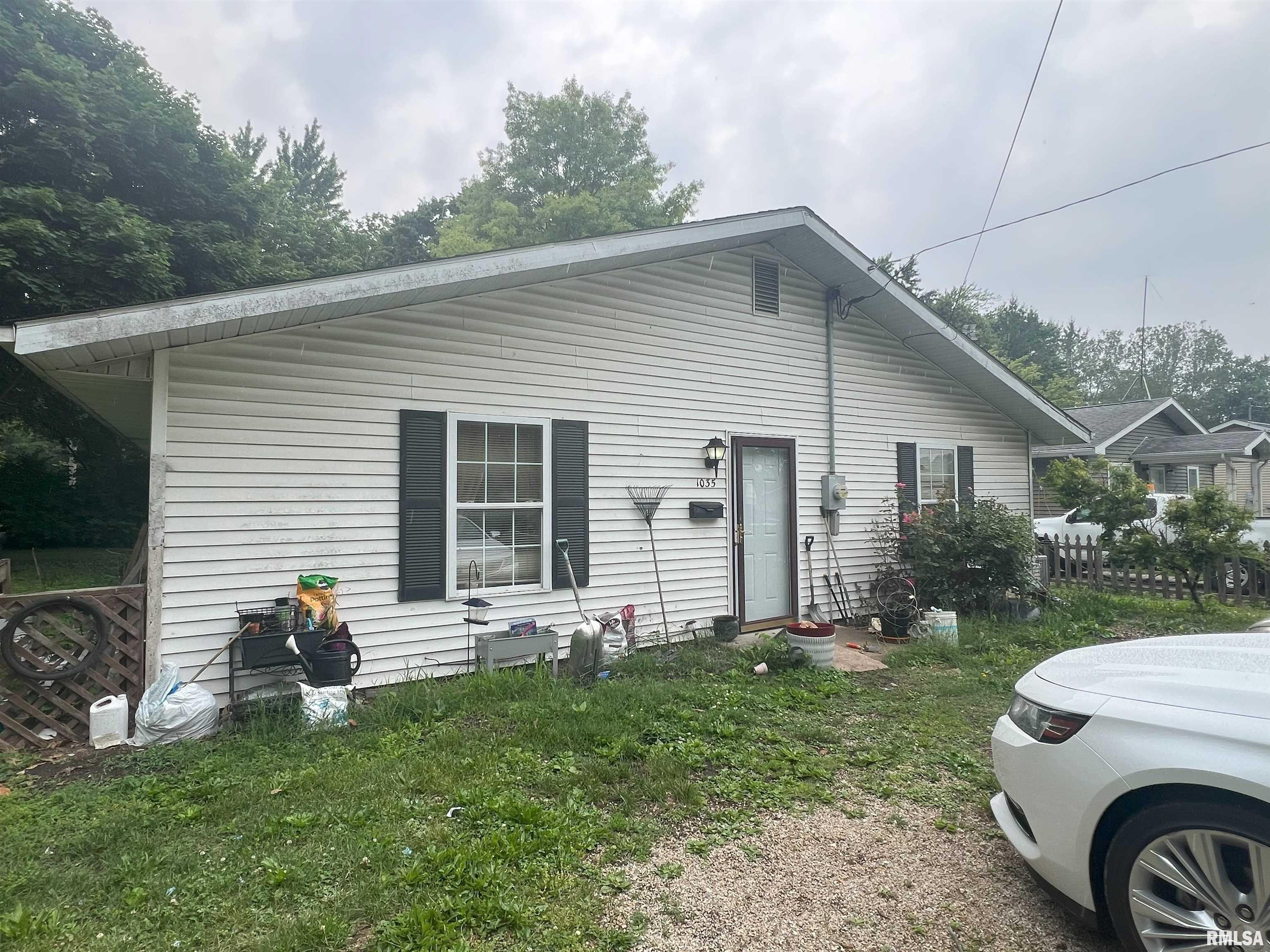 1035 Beesley Avenue, Jacksonville, Illinois image 1