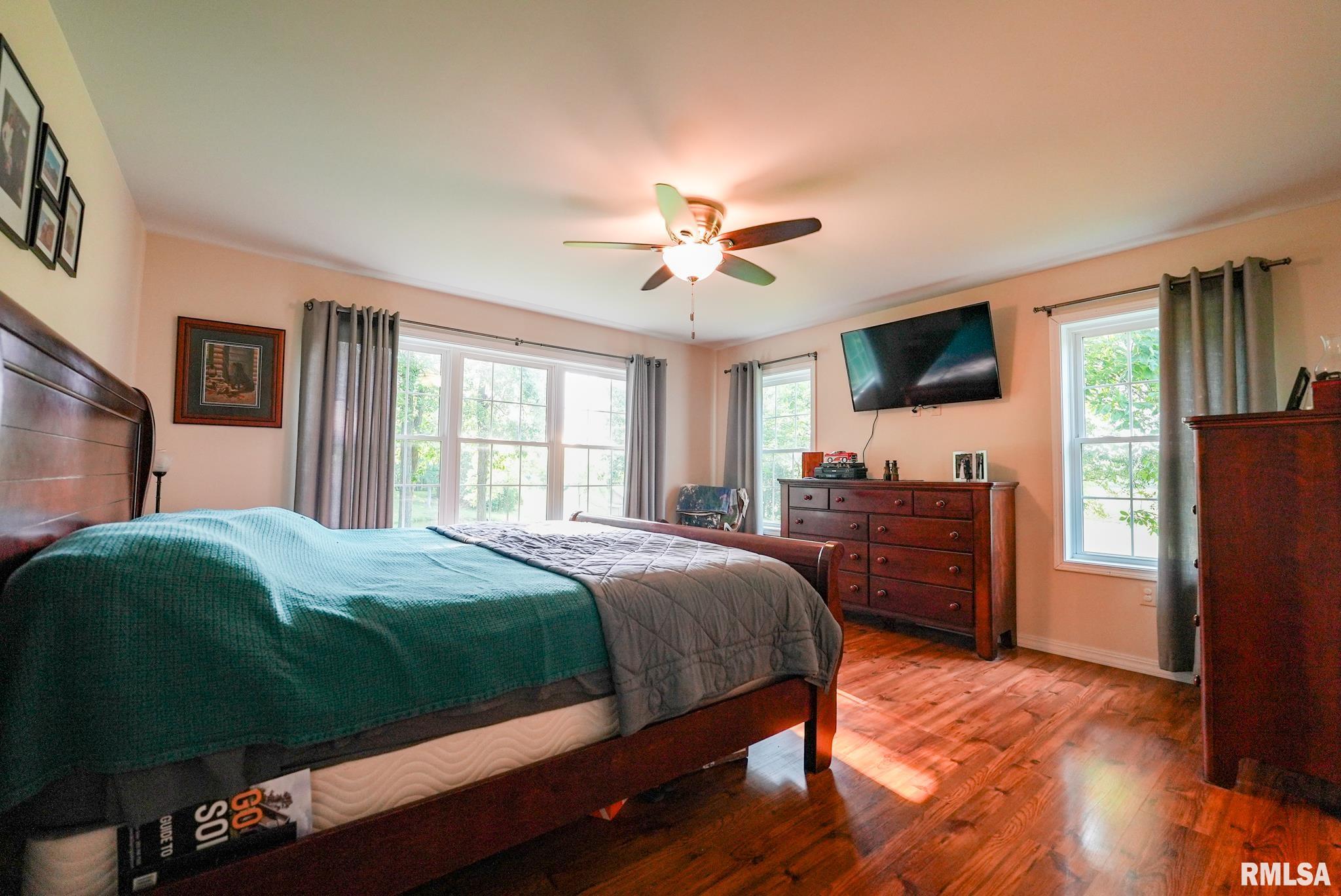 588 Deerfield Road, Walnut Hill, Illinois image 8