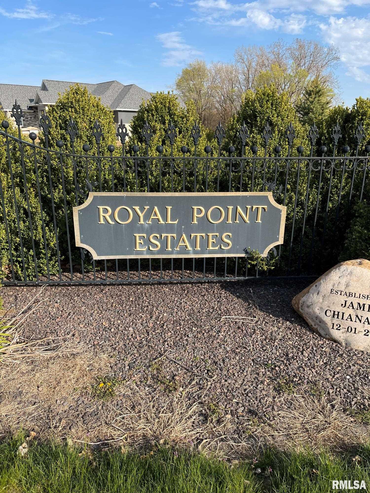 105 Royal Point Court, Pekin, Illinois image 1