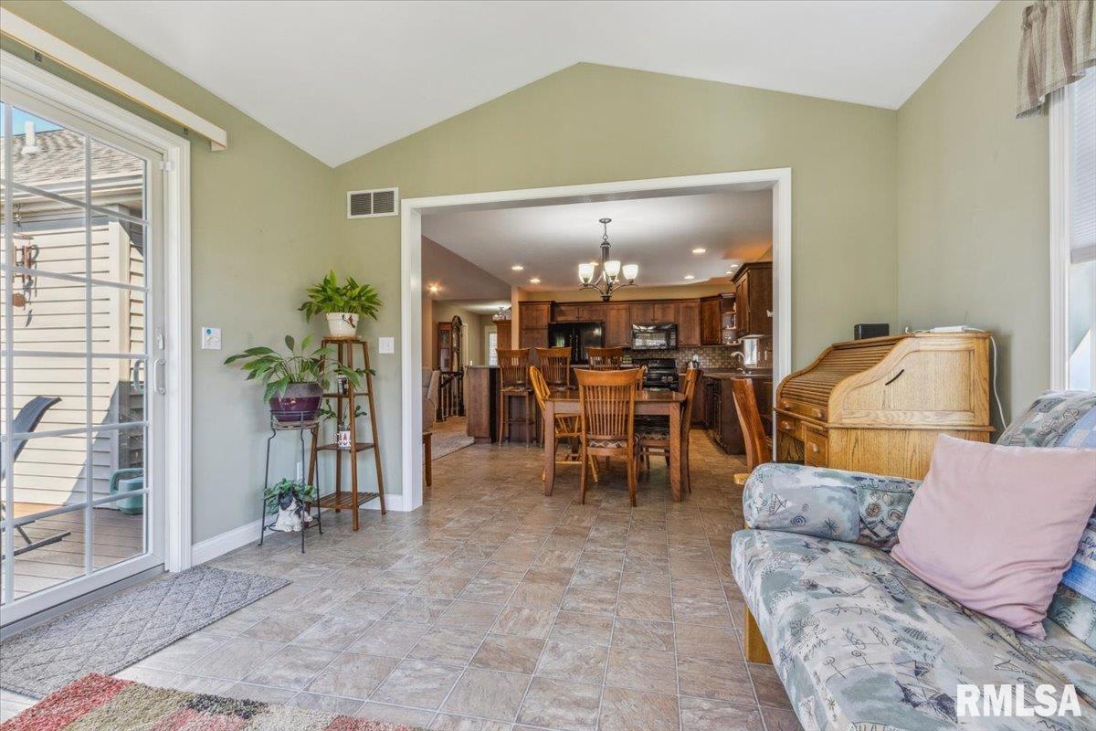 2512 Stonehenge Court #7ASHV, Peoria, Illinois image 16